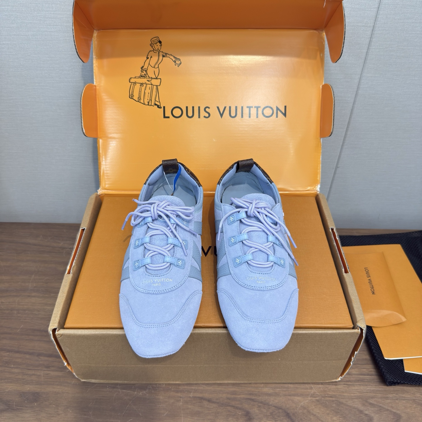 Louis Vuitton Sneakers