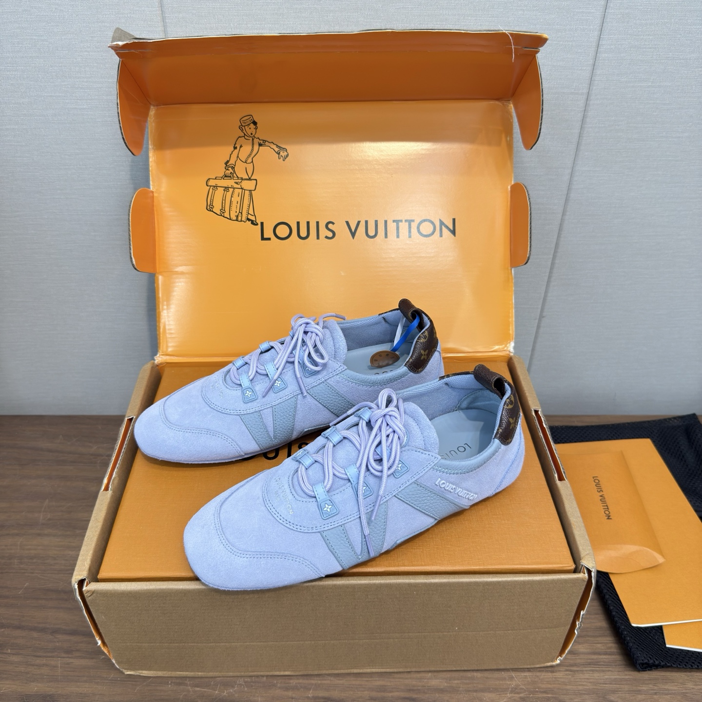 Louis Vuitton Sneakers
