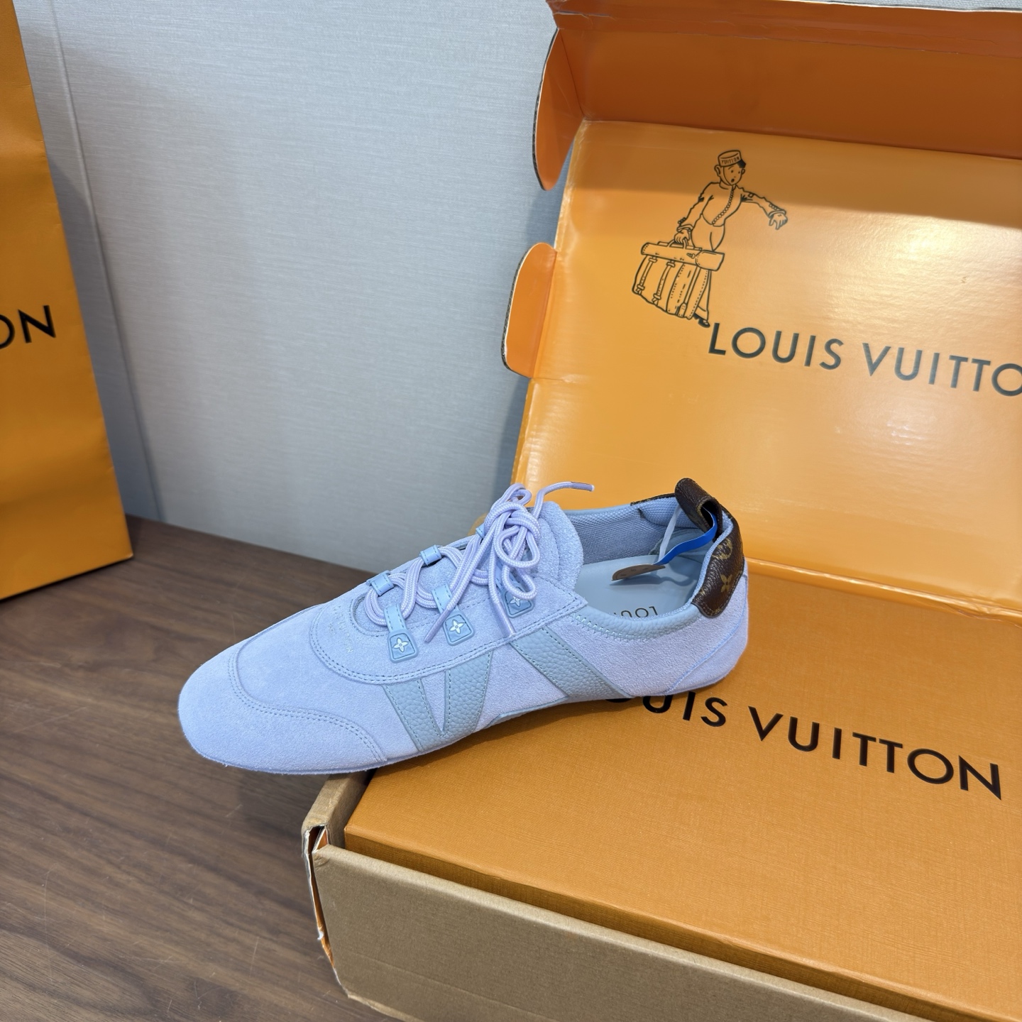 Louis Vuitton Sneakers