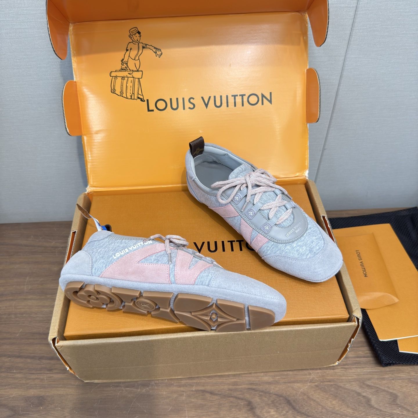 Louis Vuitton Sneakers