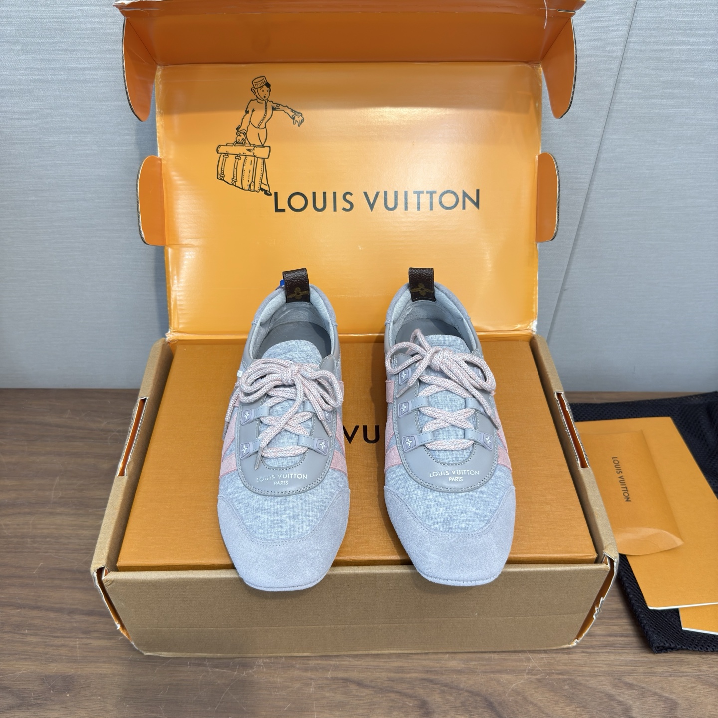 Louis Vuitton Sneakers
