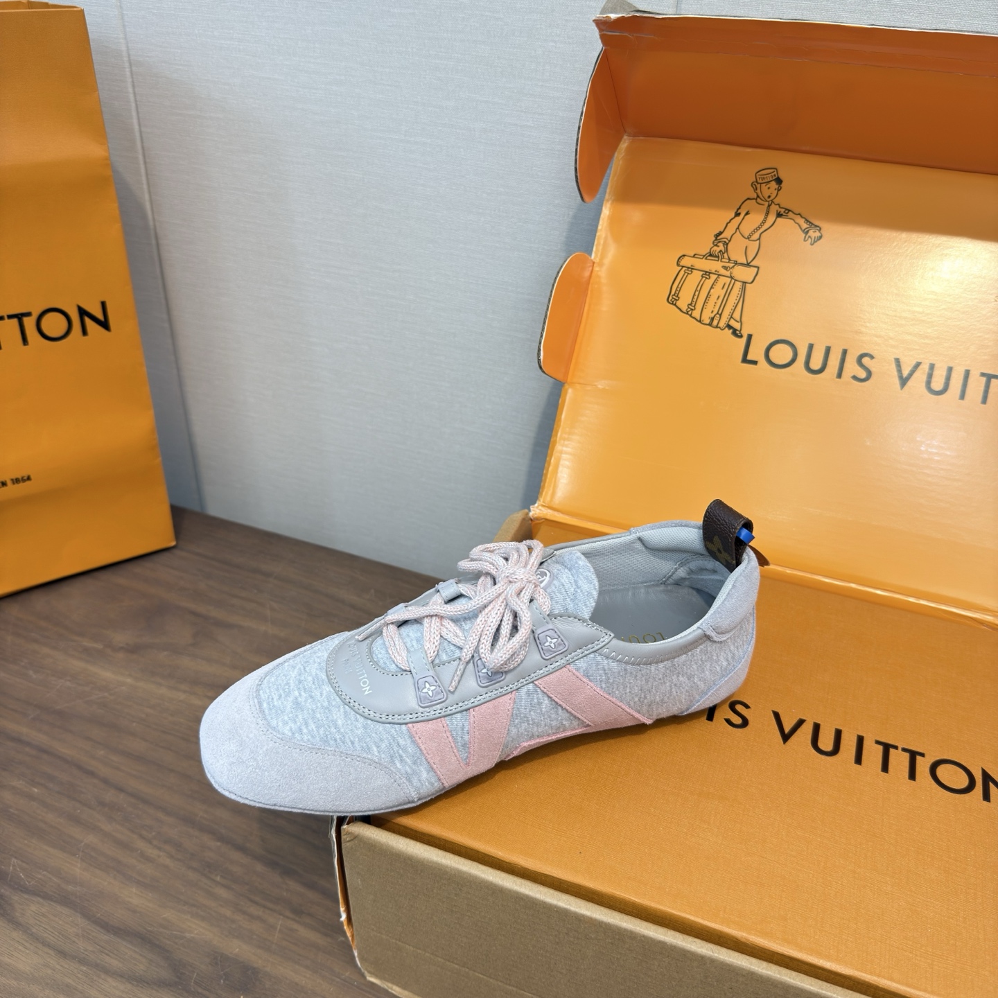 Louis Vuitton Sneakers