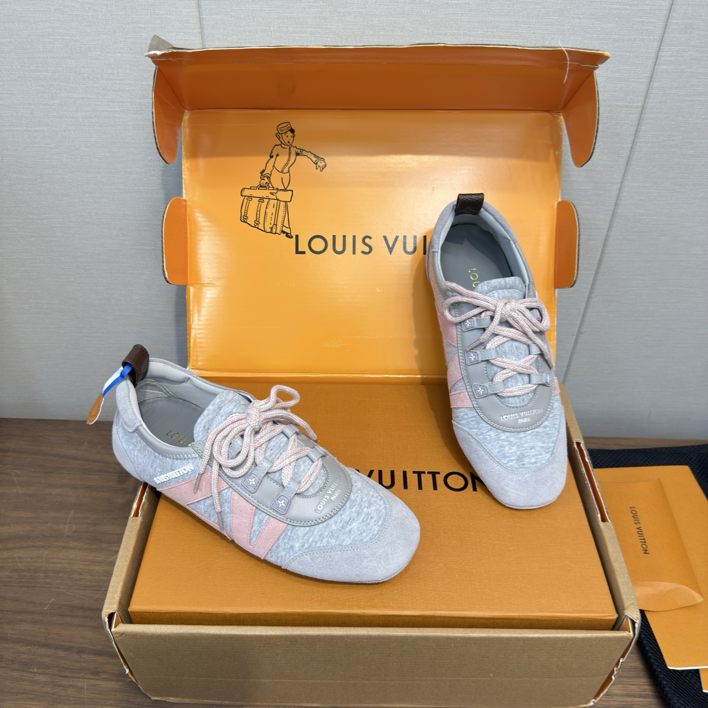 Louis Vuitton Sneakers