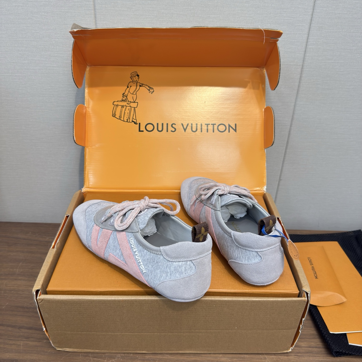 Louis Vuitton Sneakers