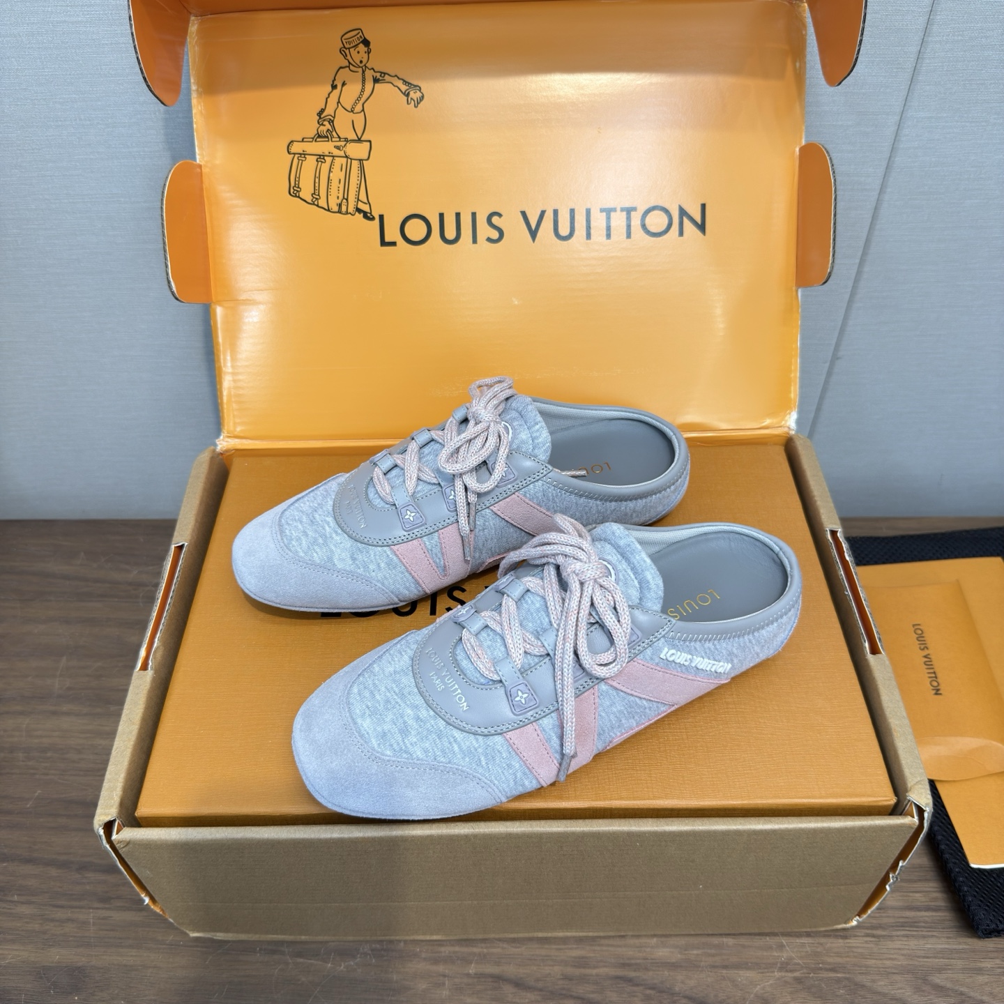 Louis Vuitton Sneakers
