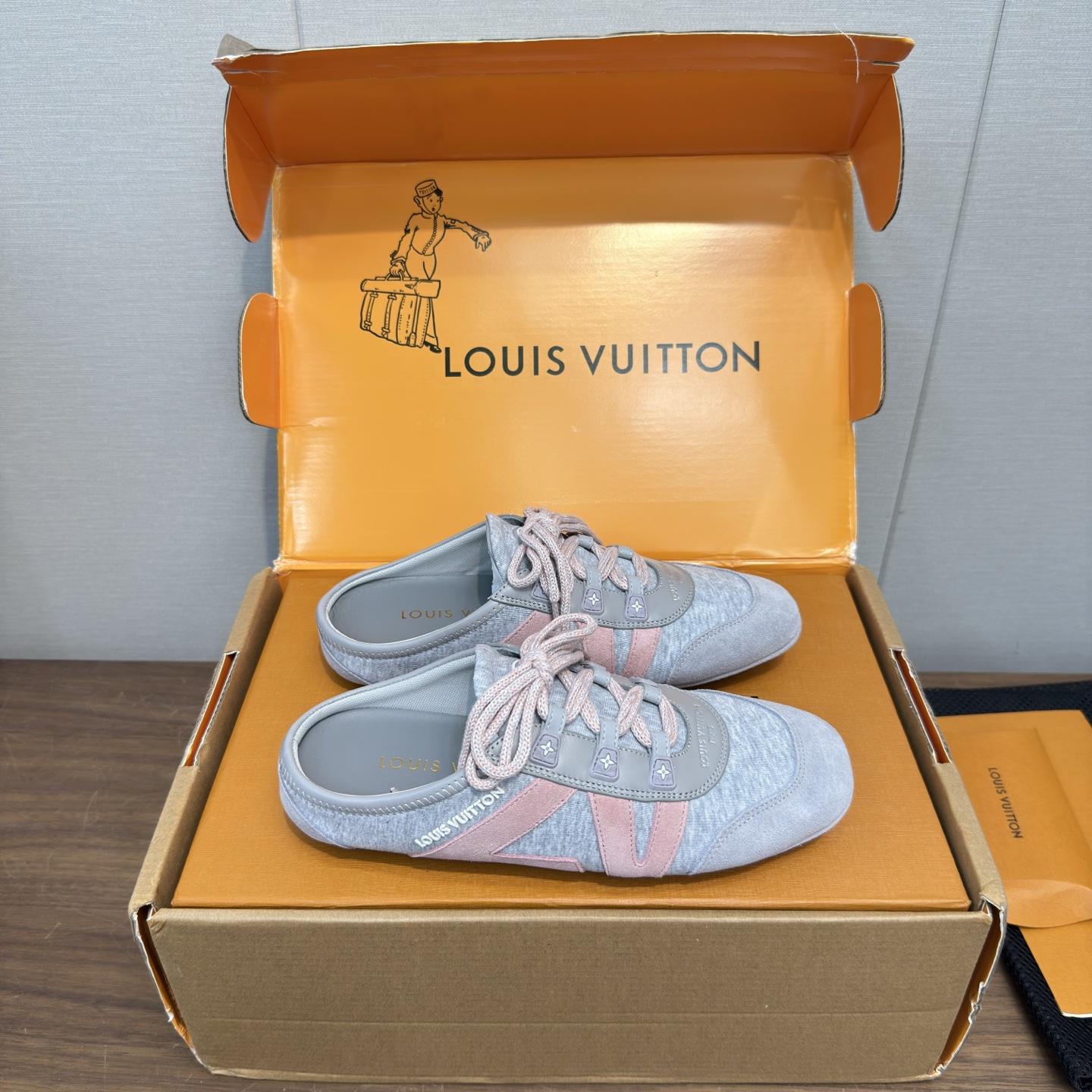 Louis Vuitton Sneakers