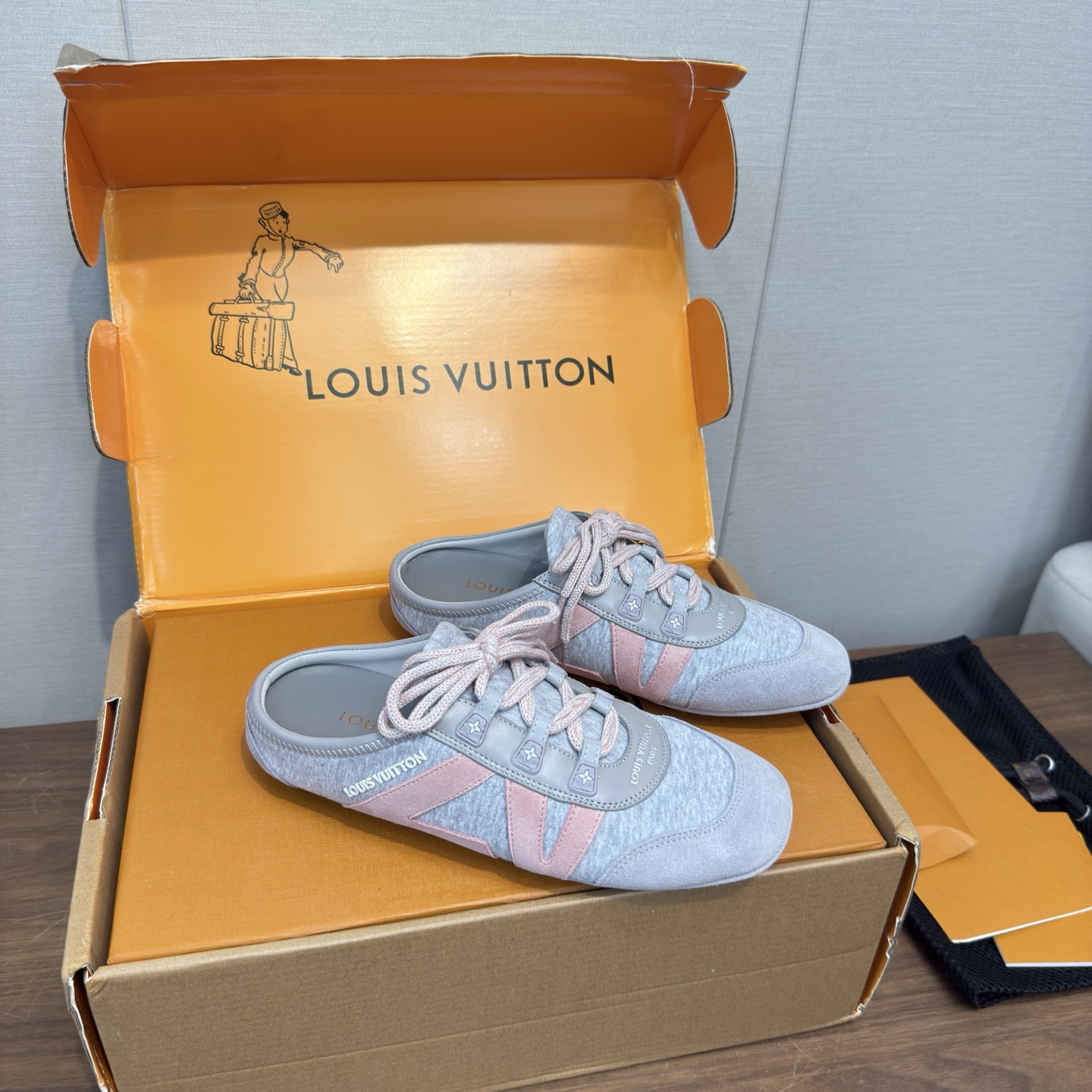 Louis Vuitton Sneakers
