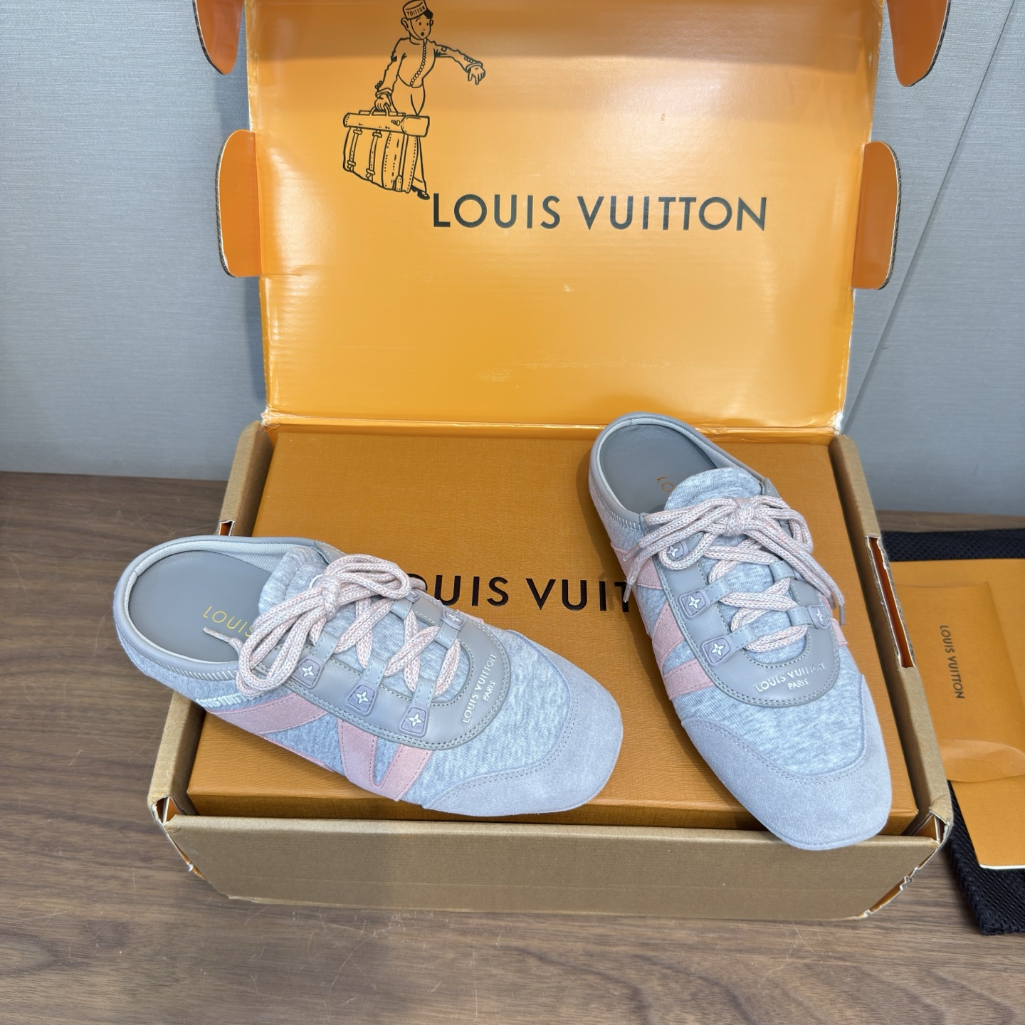 Louis Vuitton Sneakers