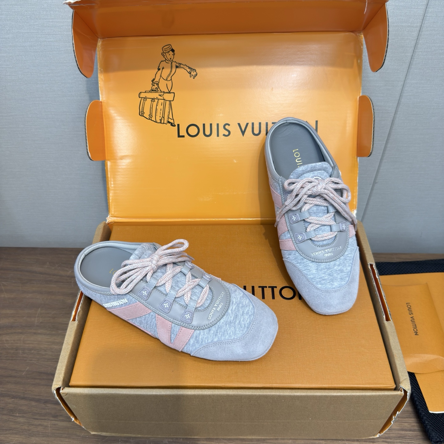 Louis Vuitton Sneakers