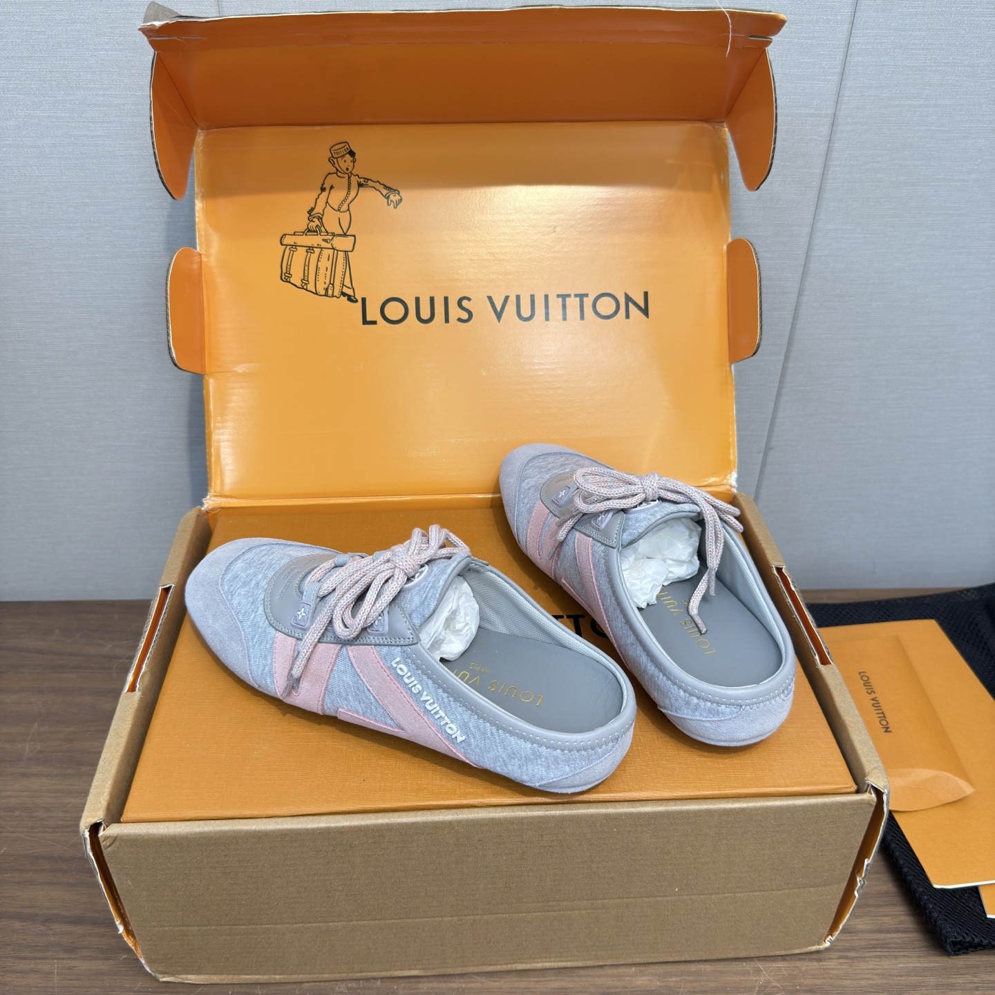 Louis Vuitton Sneakers