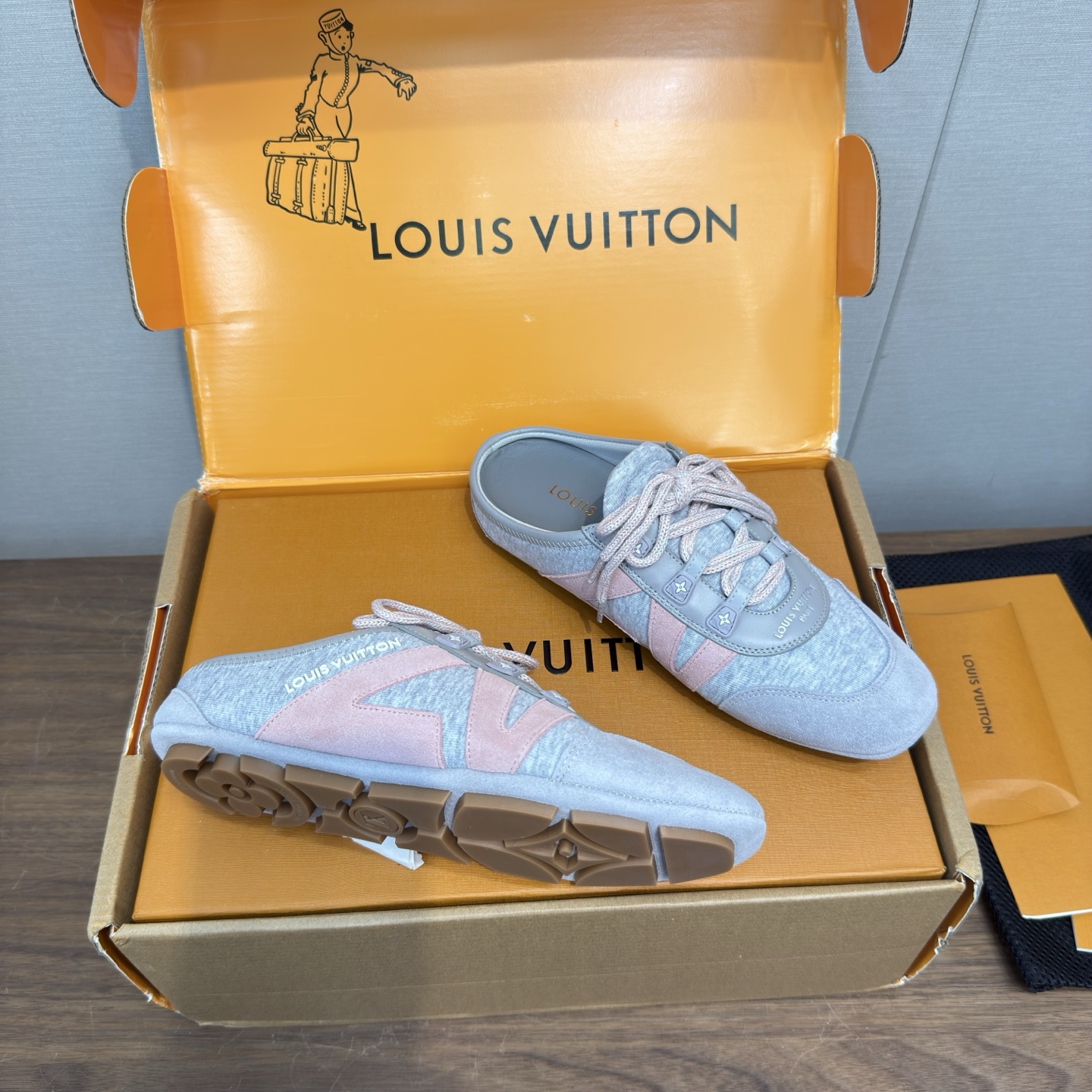 Louis Vuitton Sneakers
