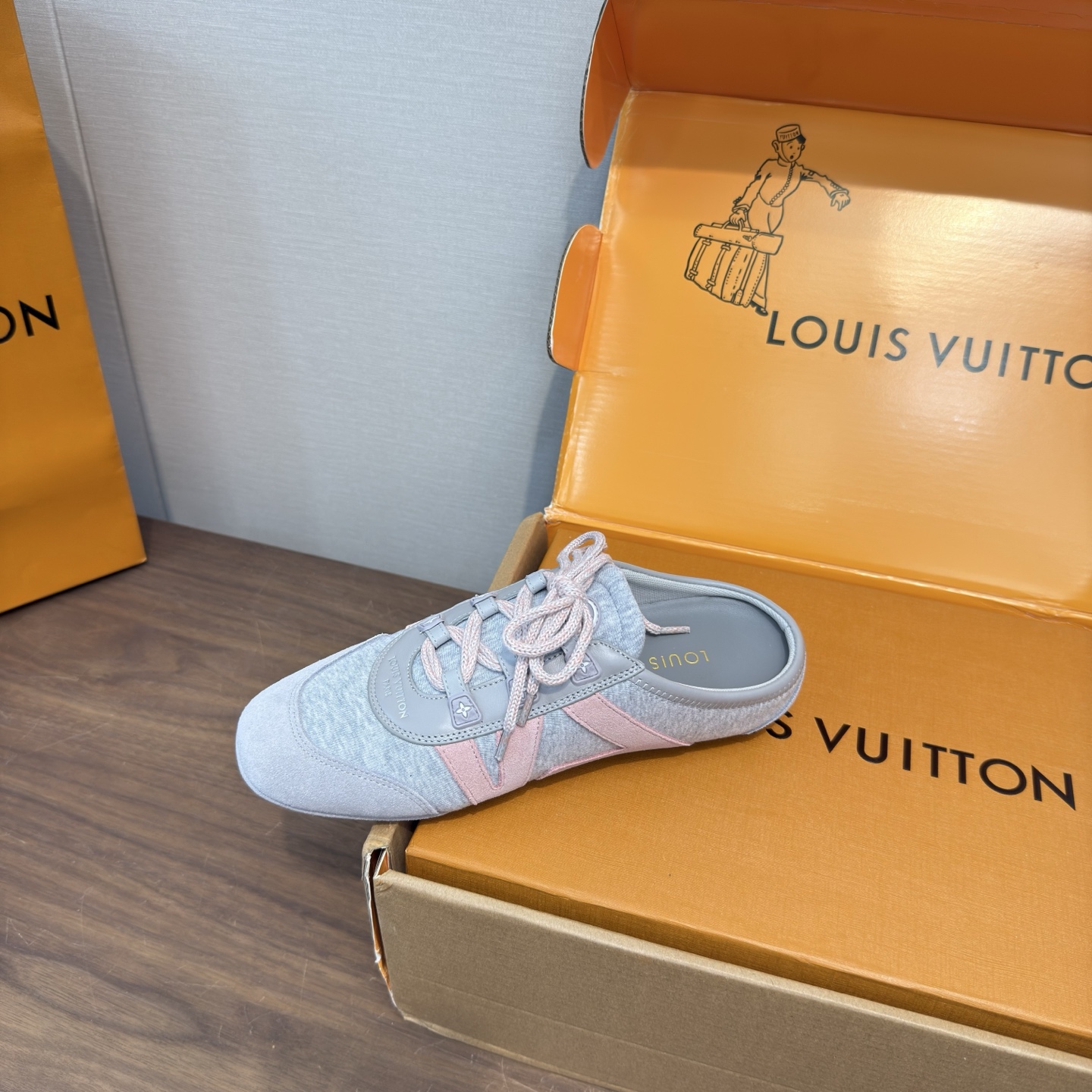 Louis Vuitton Sneakers