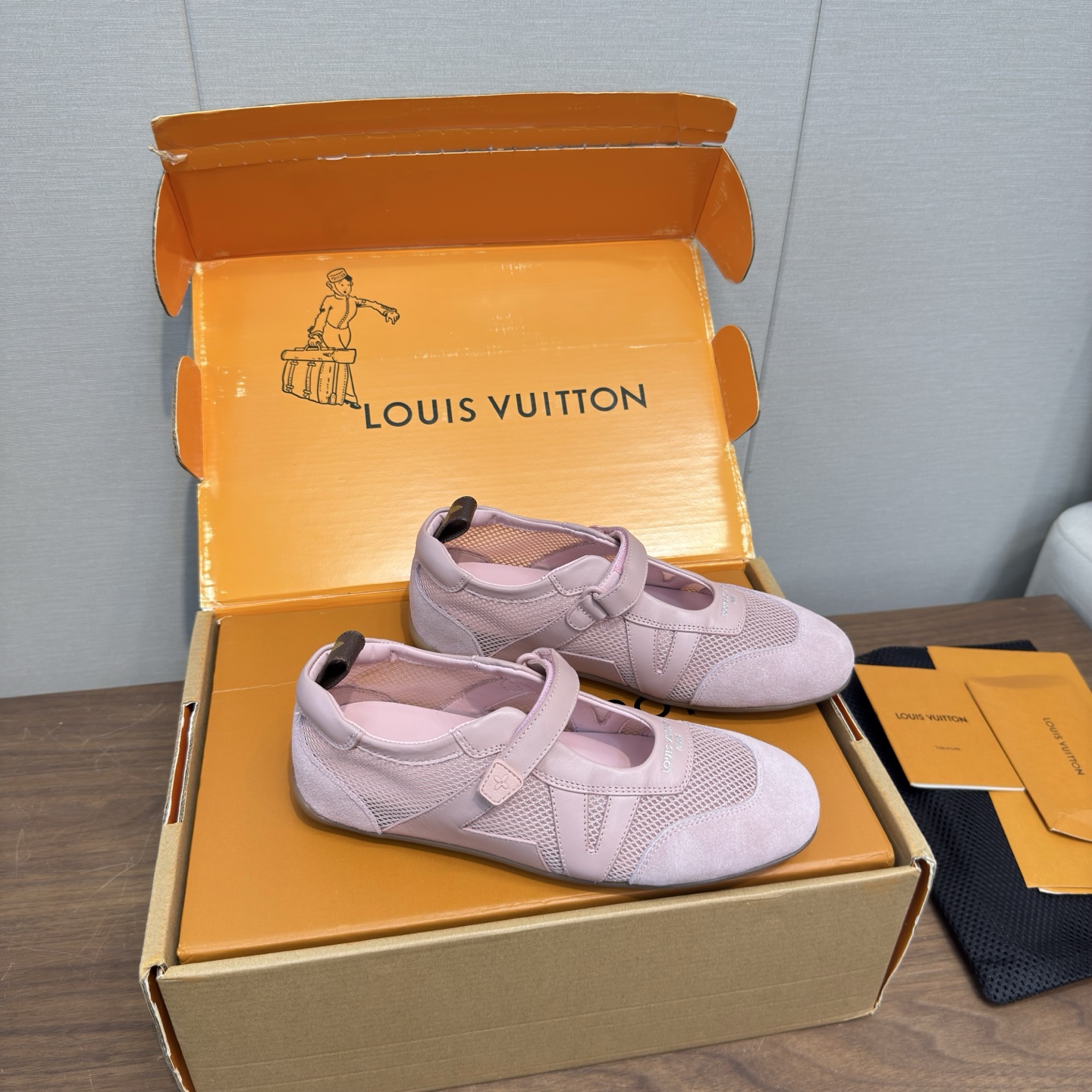 Louis Vuitton Sneakers