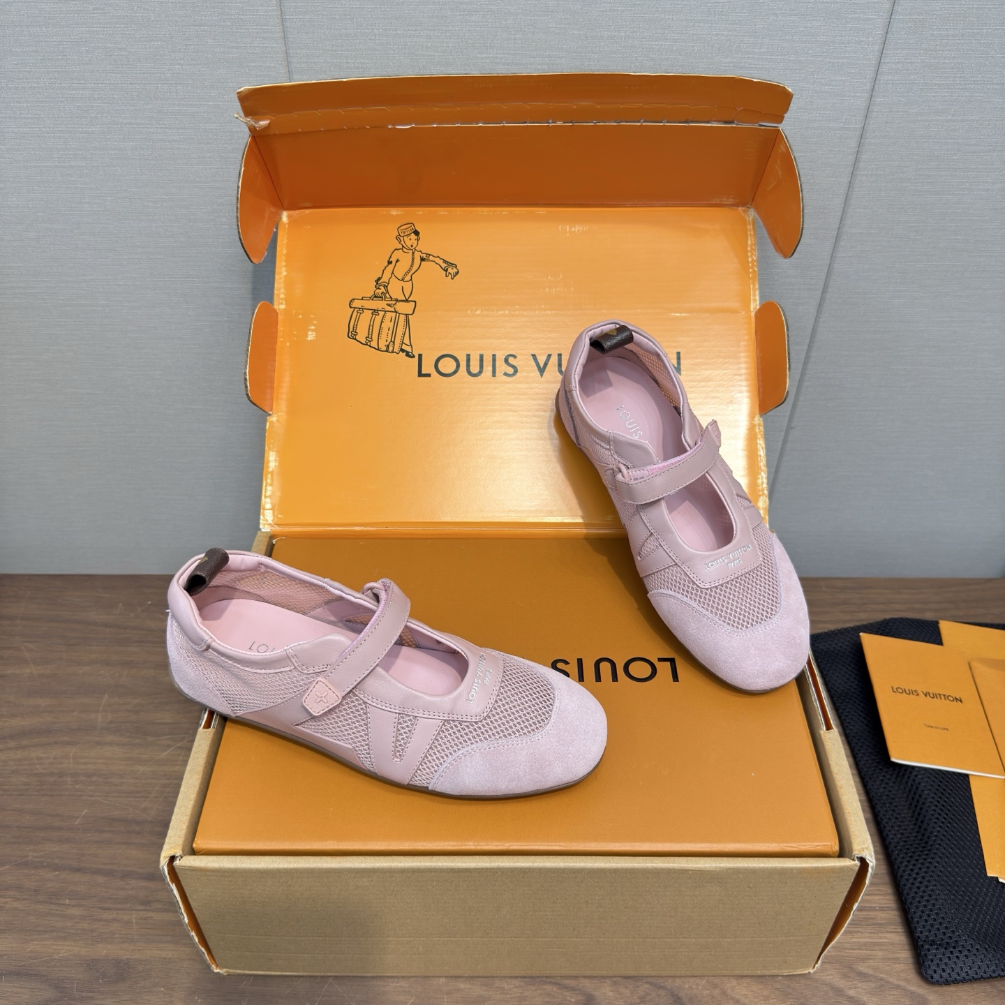 Louis Vuitton Sneakers