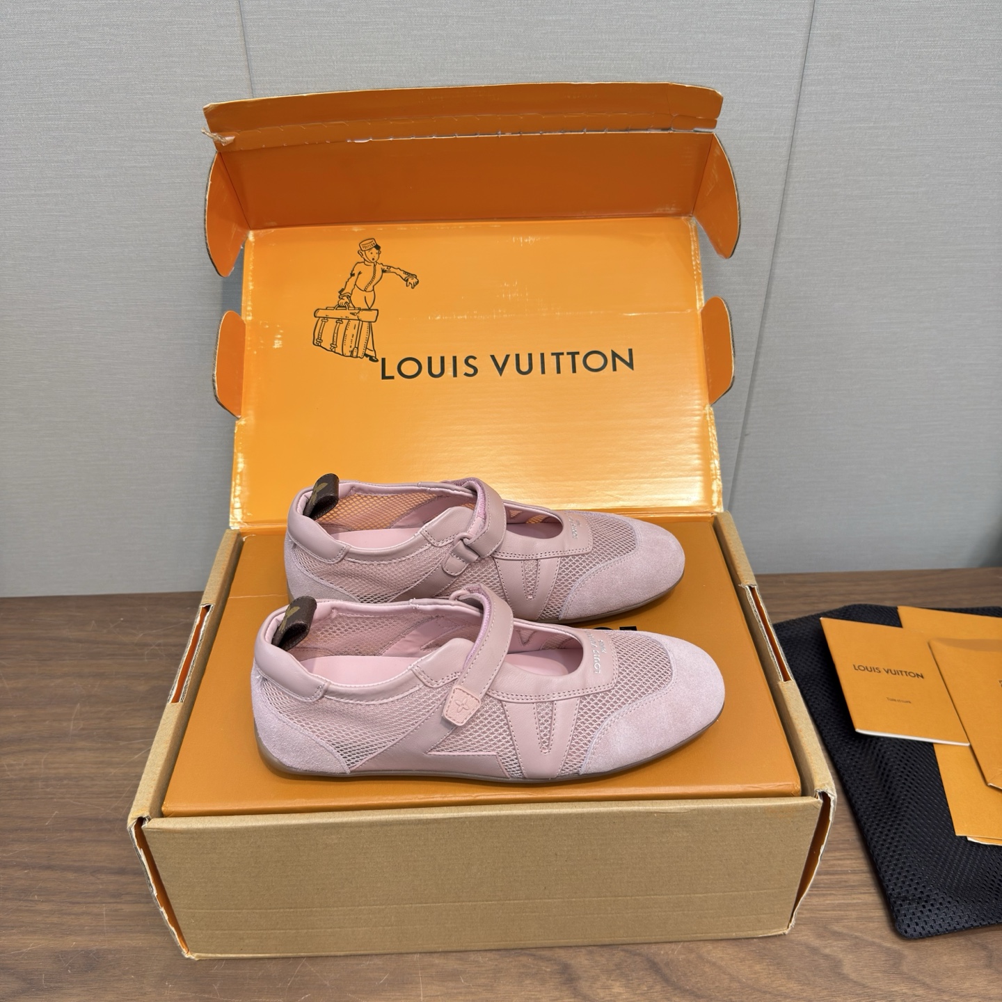 Louis Vuitton Sneakers
