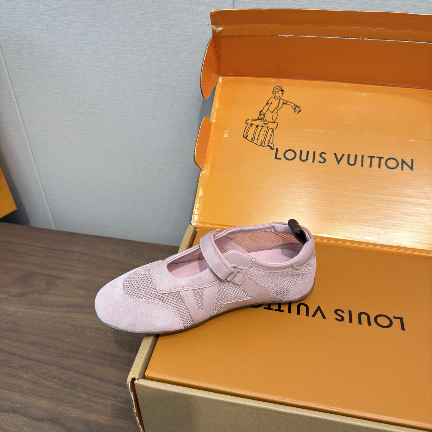 Louis Vuitton Sneakers