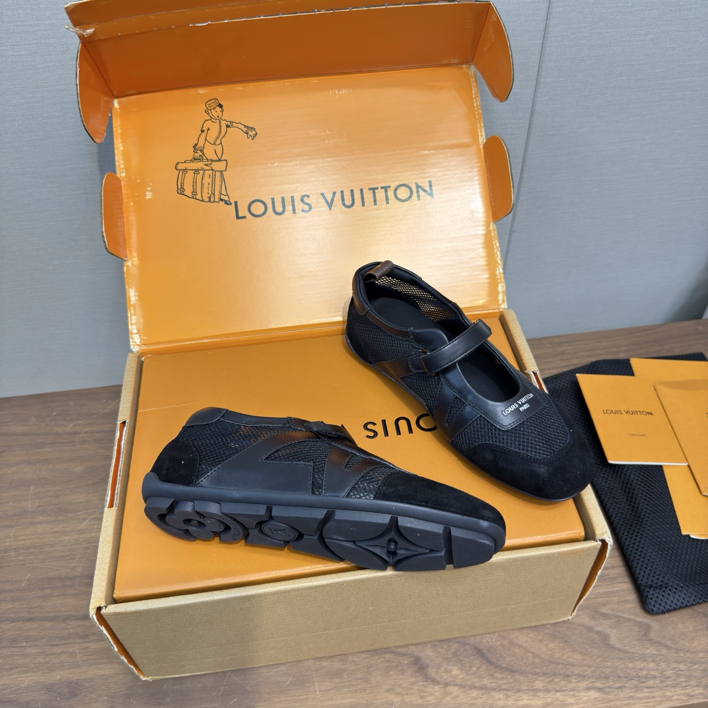 Louis Vuitton Sneakers