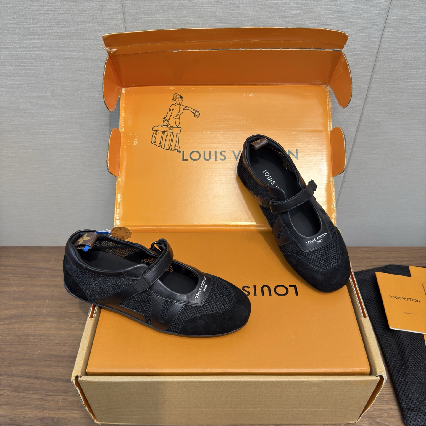 Louis Vuitton Sneakers
