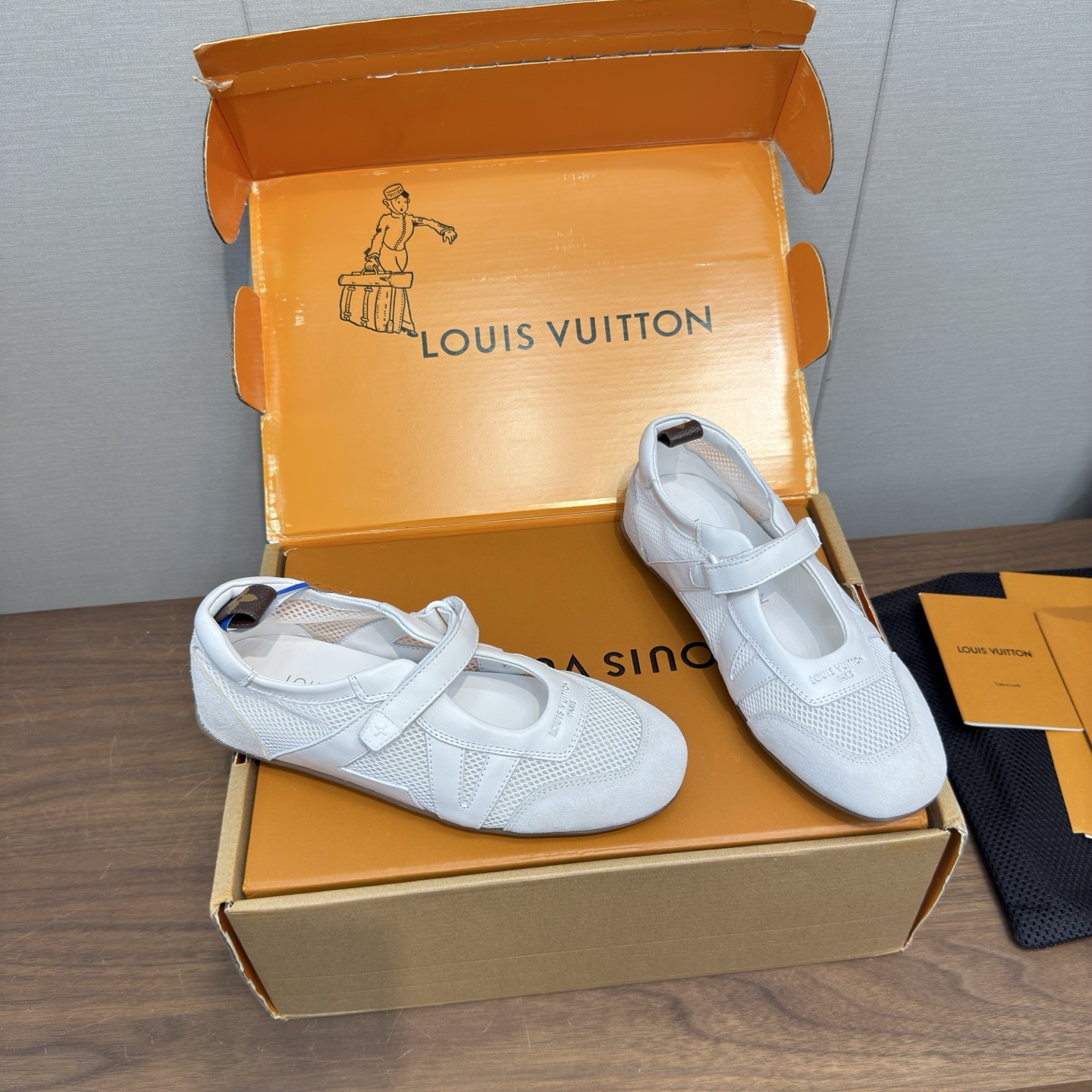 Louis Vuitton Sneakers