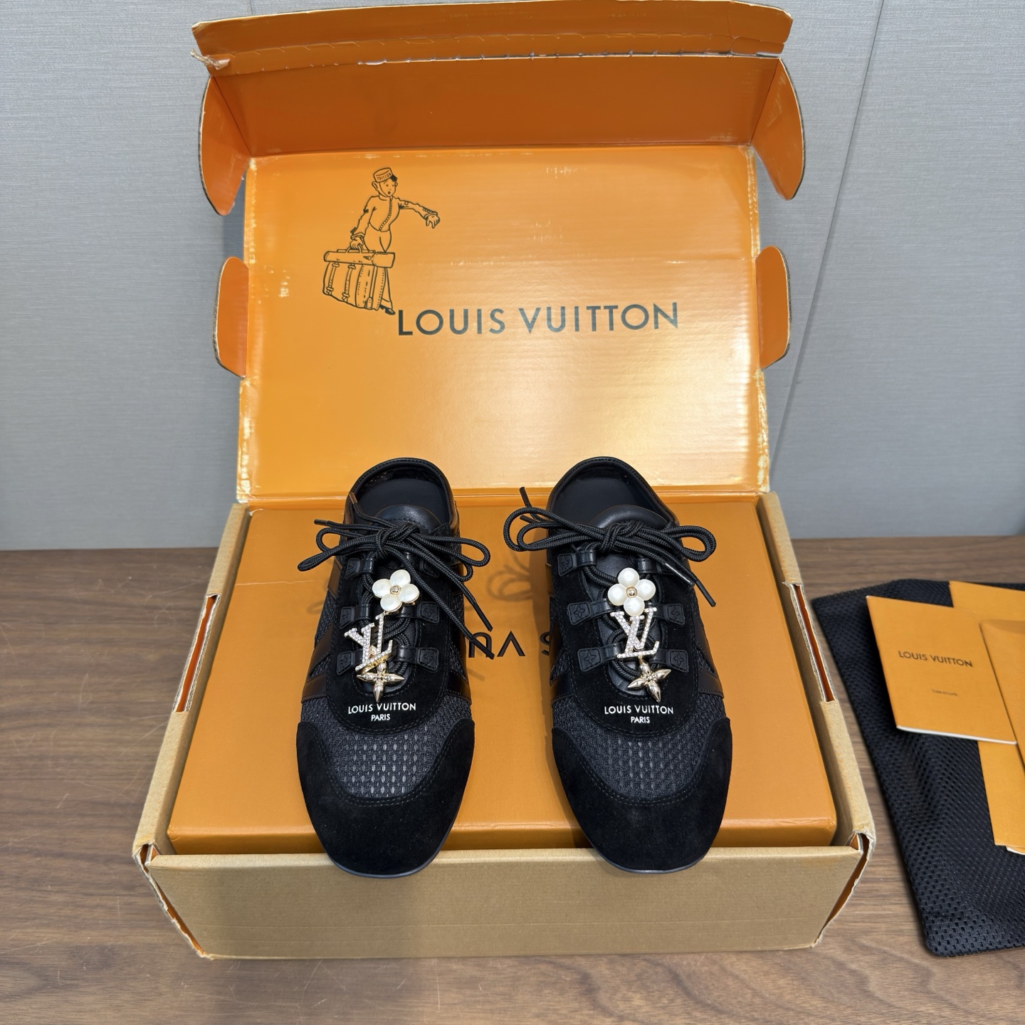 Louis Vuitton Sneakers