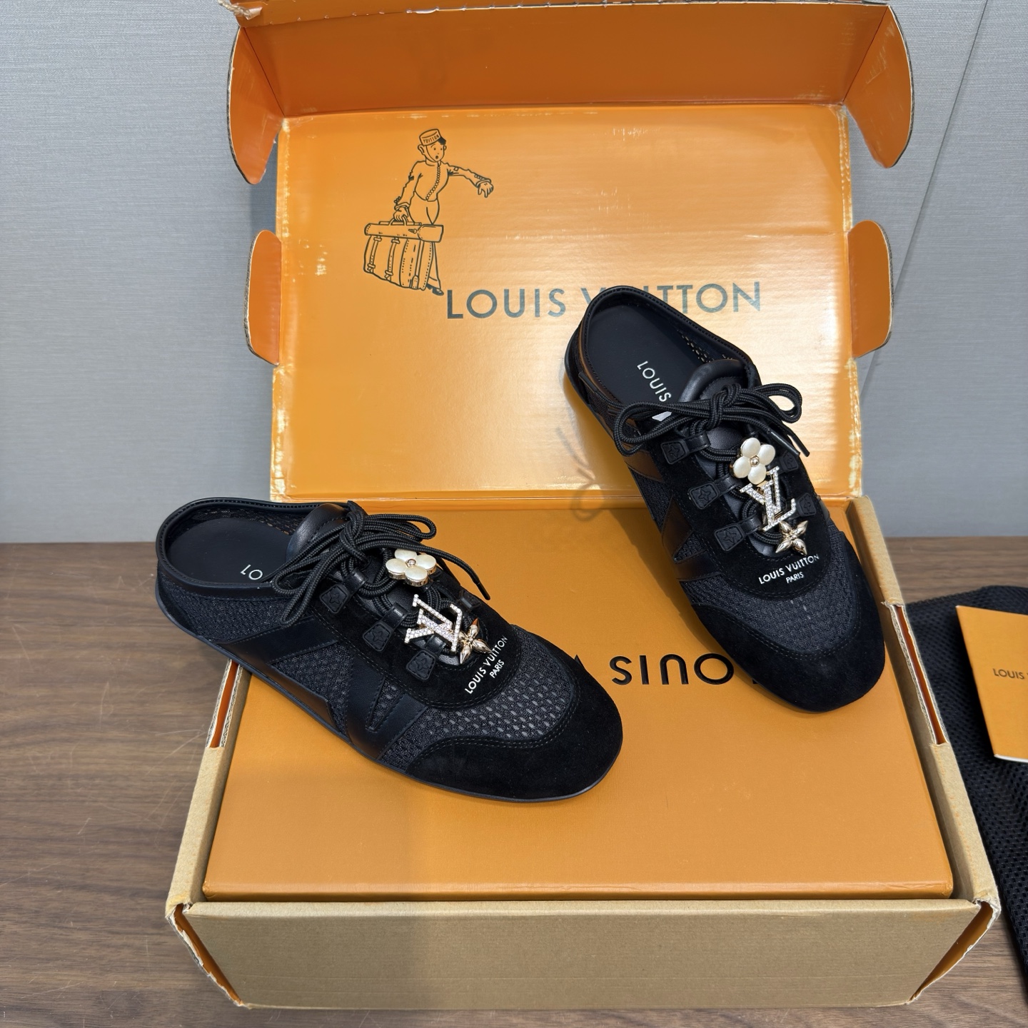 Louis Vuitton Sneakers