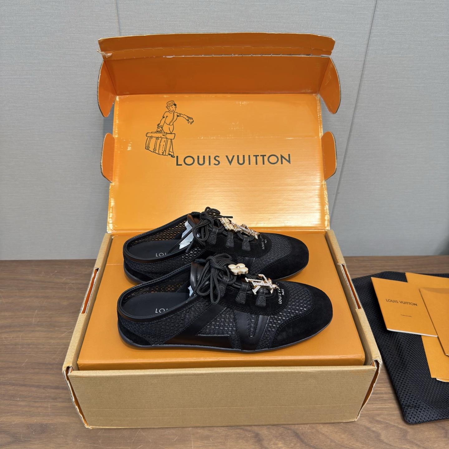 Louis Vuitton Sneakers