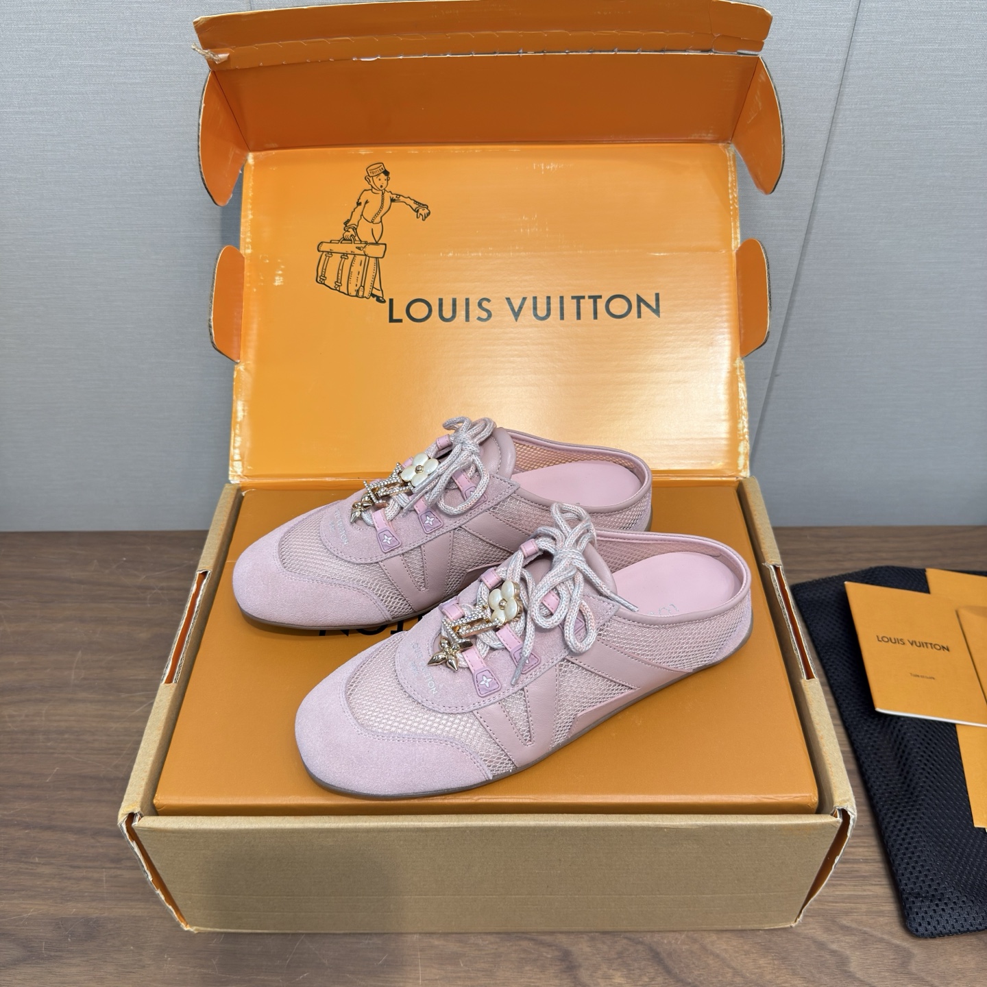 Louis Vuitton Sneakers