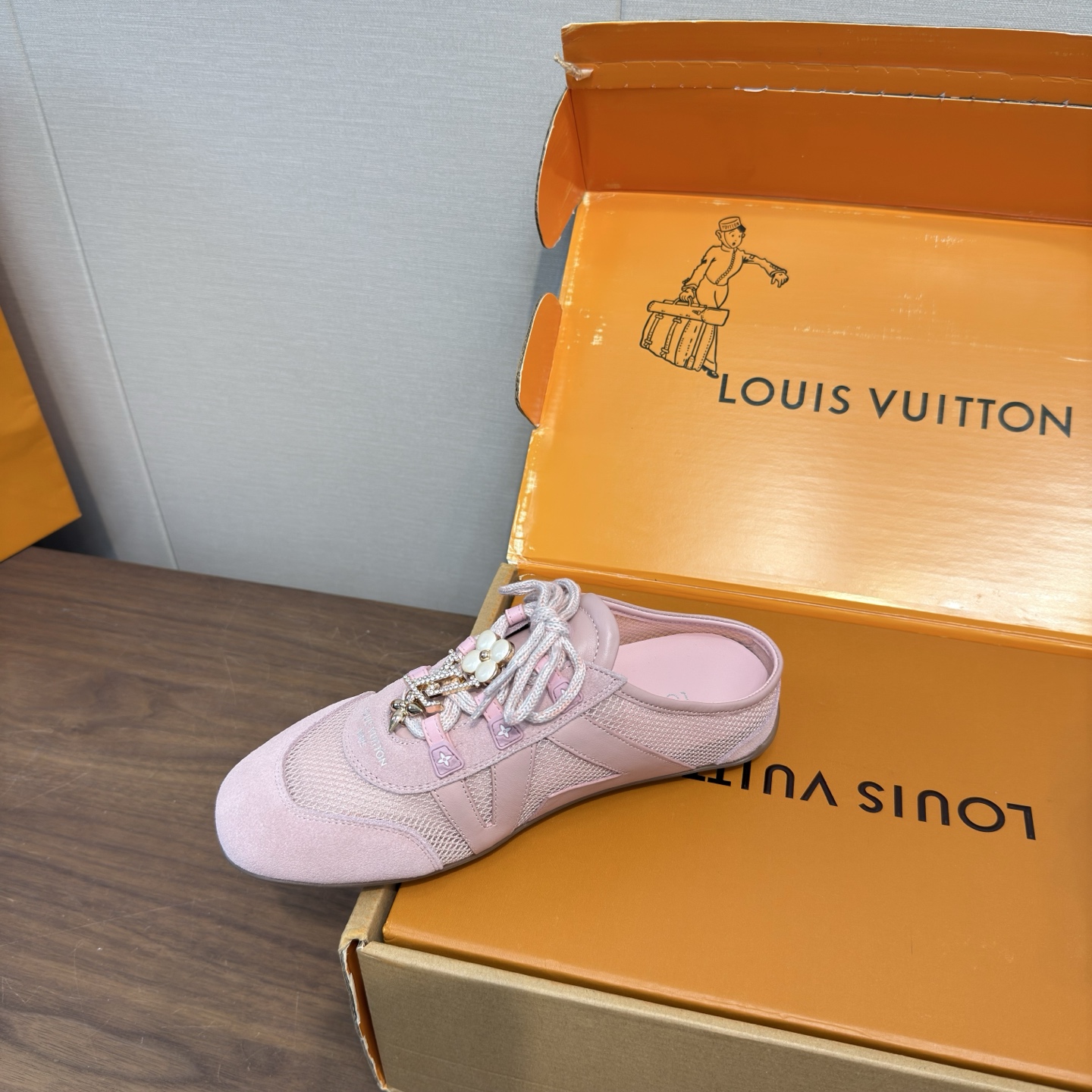 Louis Vuitton Sneakers