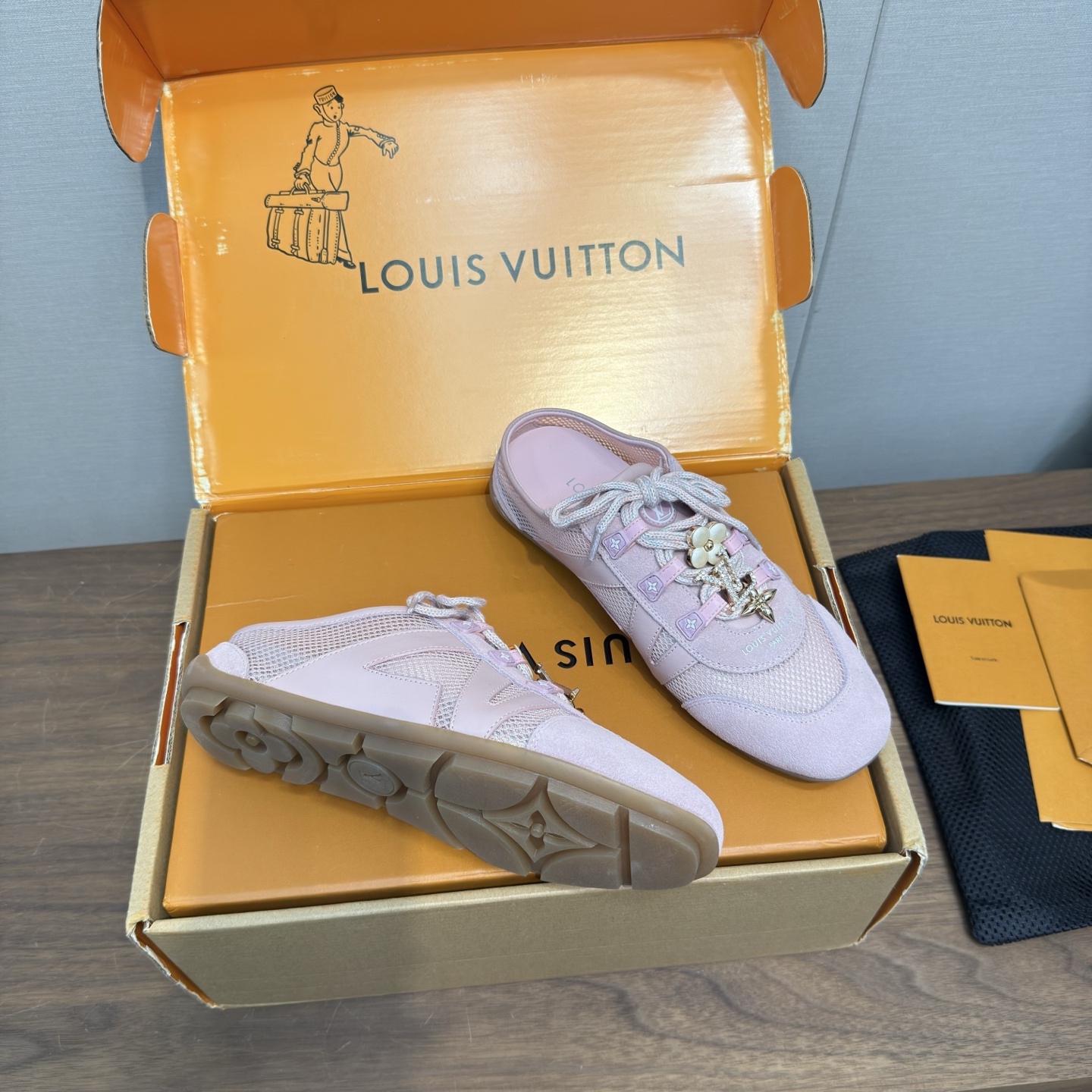 Louis Vuitton Sneakers