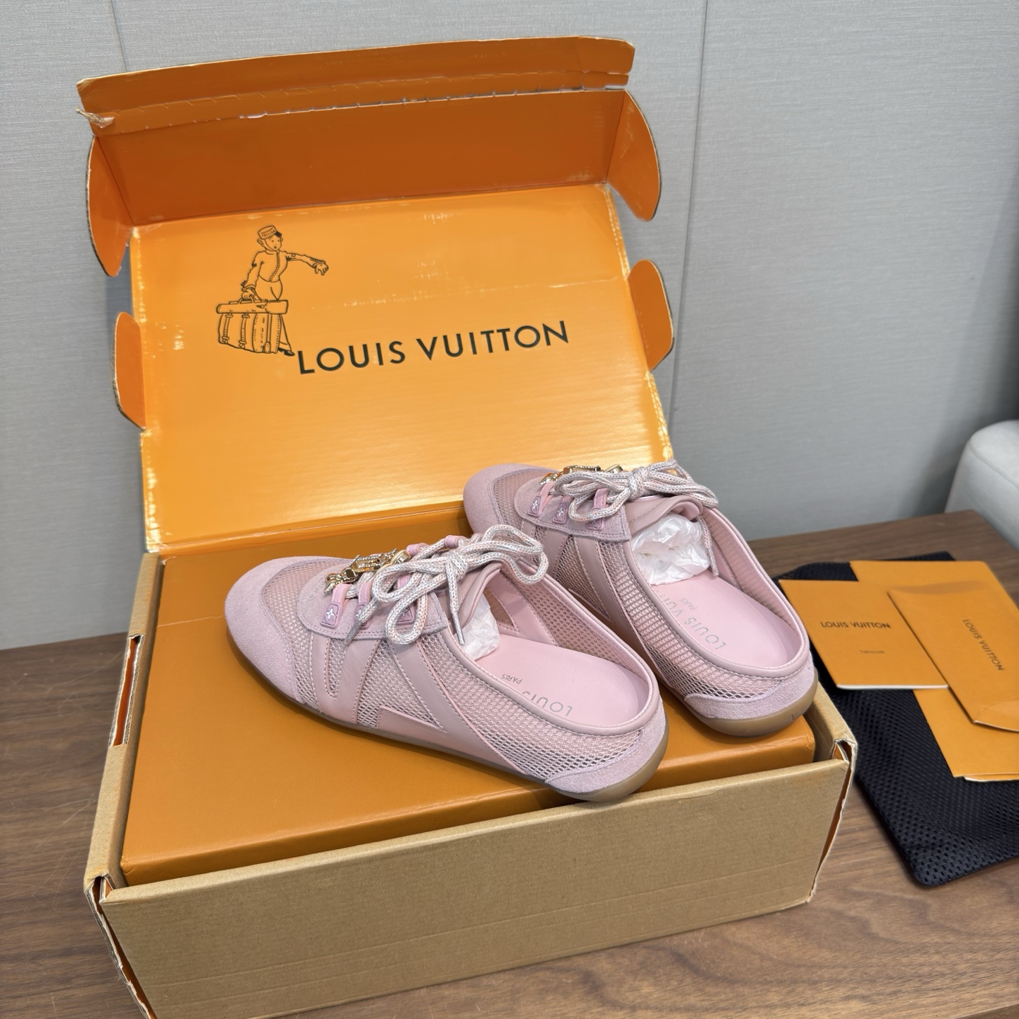 Louis Vuitton Sneakers