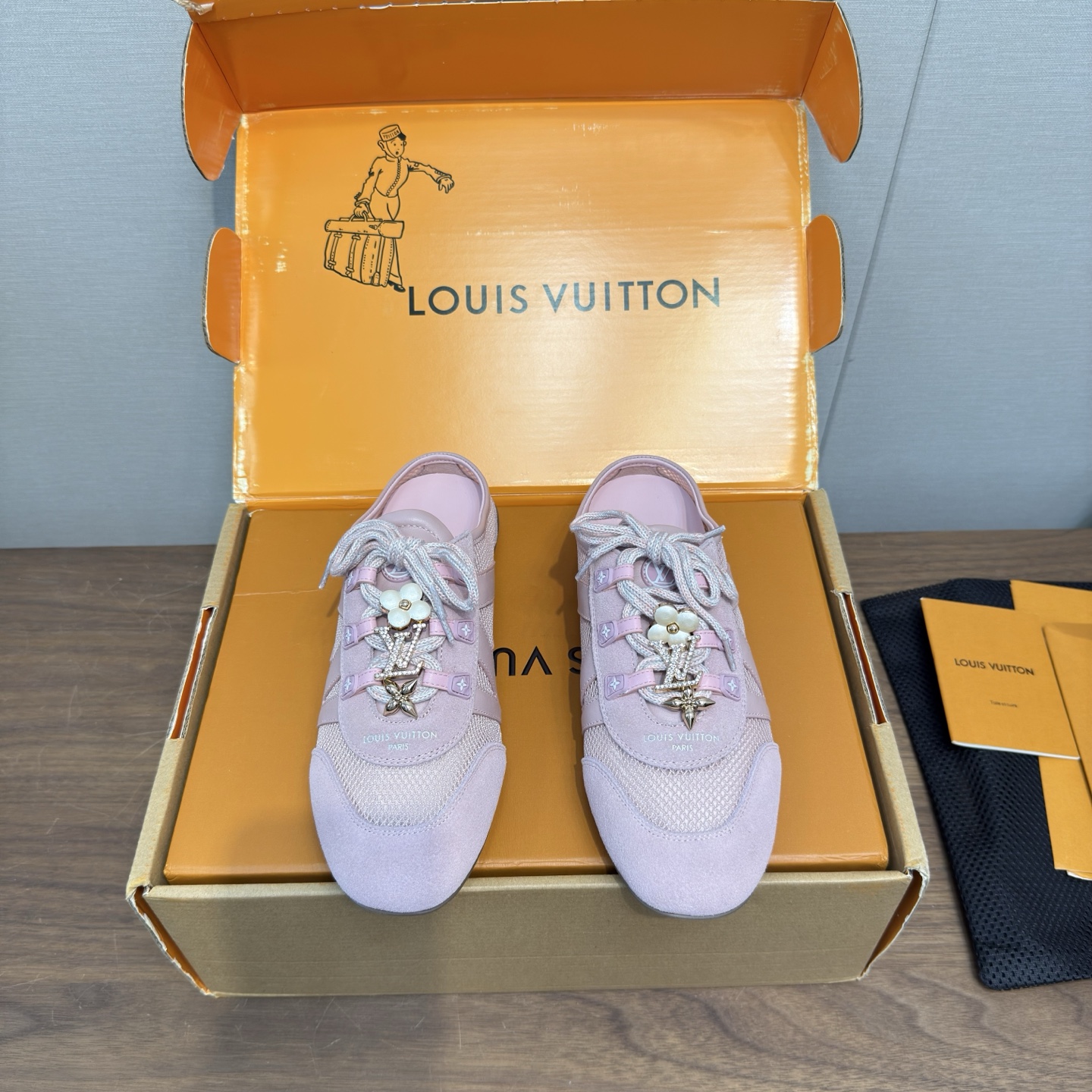 Louis Vuitton Sneakers