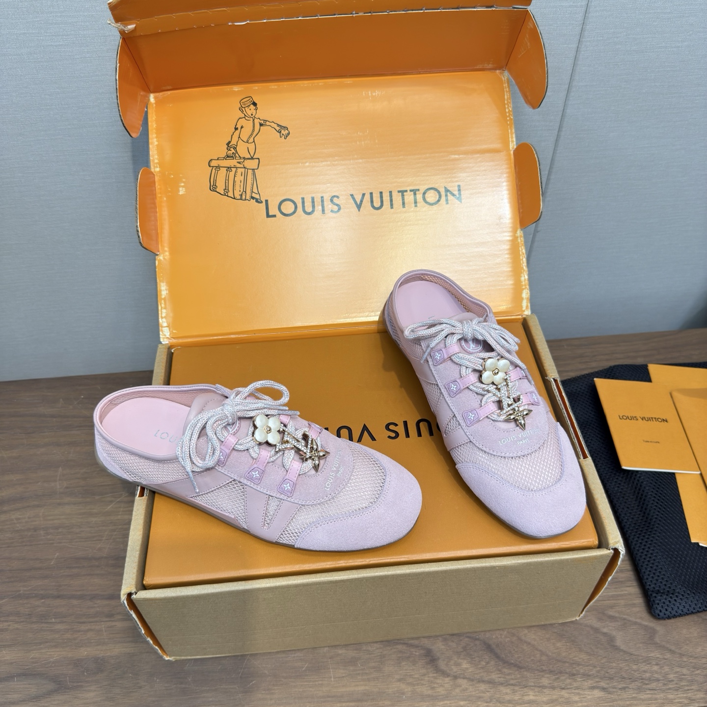 Louis Vuitton Sneakers