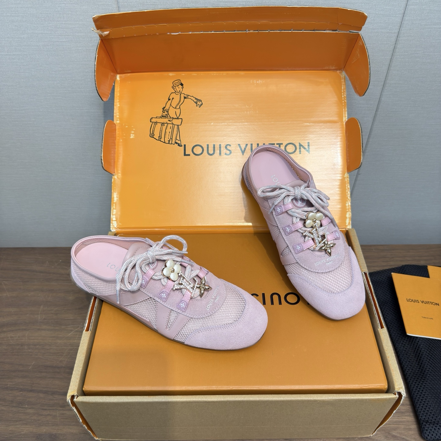 Louis Vuitton Sneakers