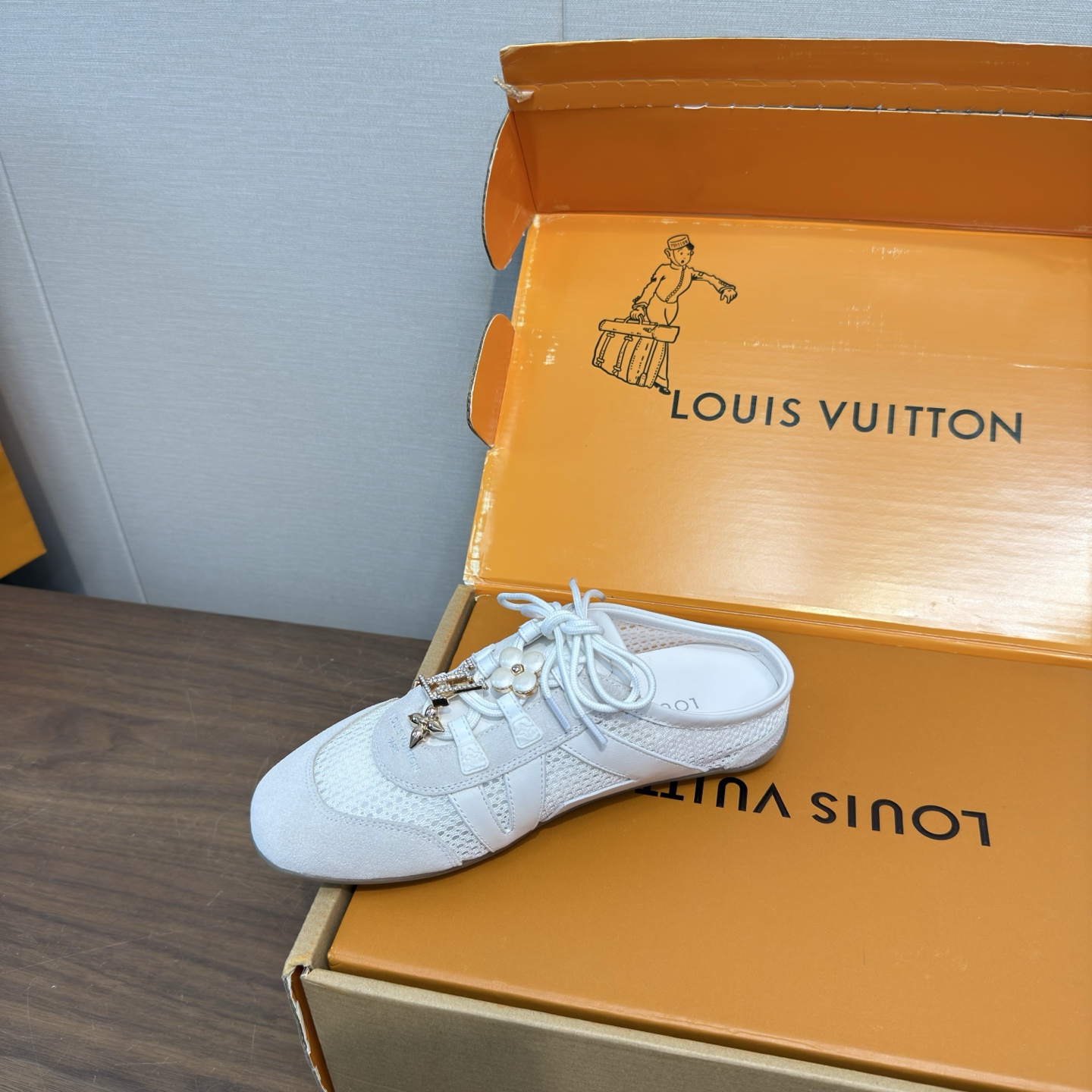 Louis Vuitton Sneakers