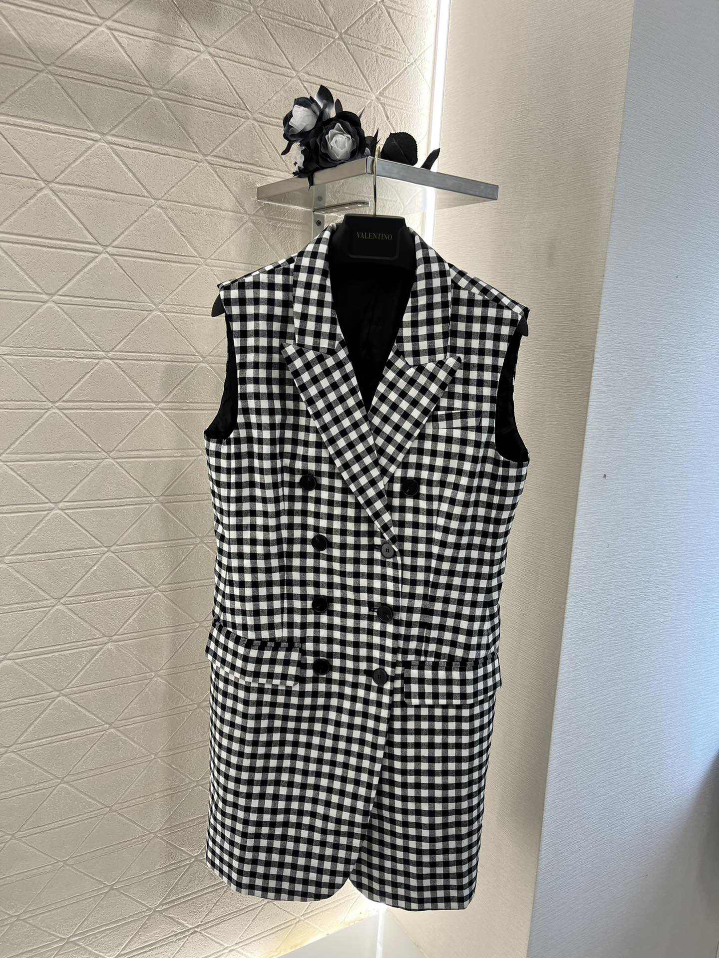 2024 Moschino Women’s Suit: Customized Comfort and Style in Single Size - 图片 7