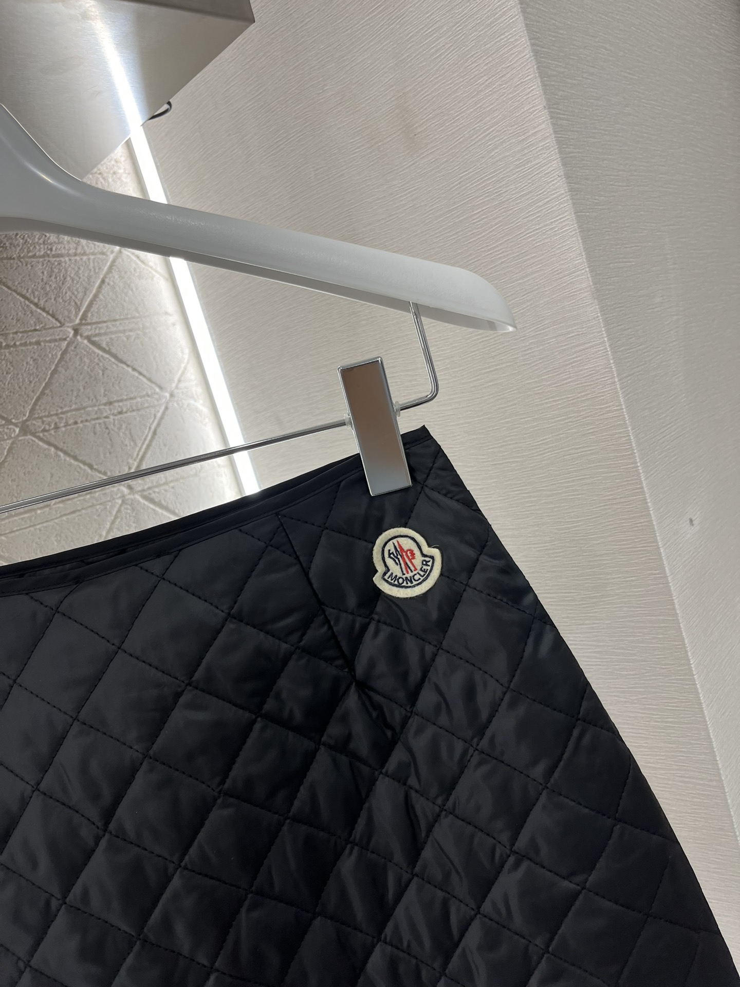 2024 Moncler Women’s Suit Collection: First-rate, Hard-core Design with Shrink Puffs - 图片 8