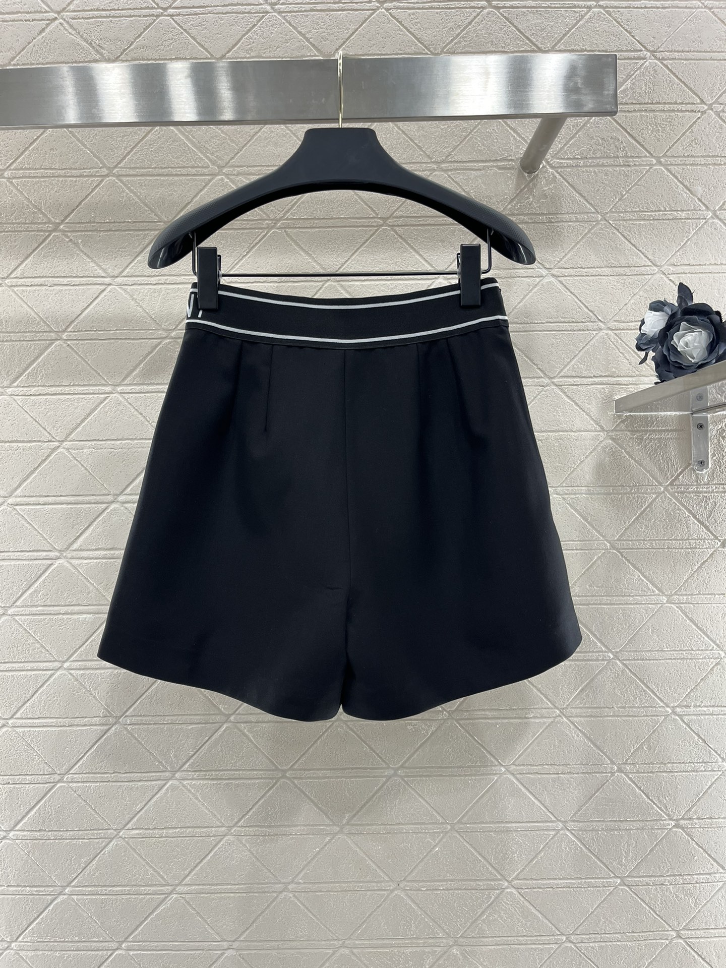 2024 New Female Suit: Collar Pin Shorts, Custom YB Material, Stylish City Style - 图片 8
