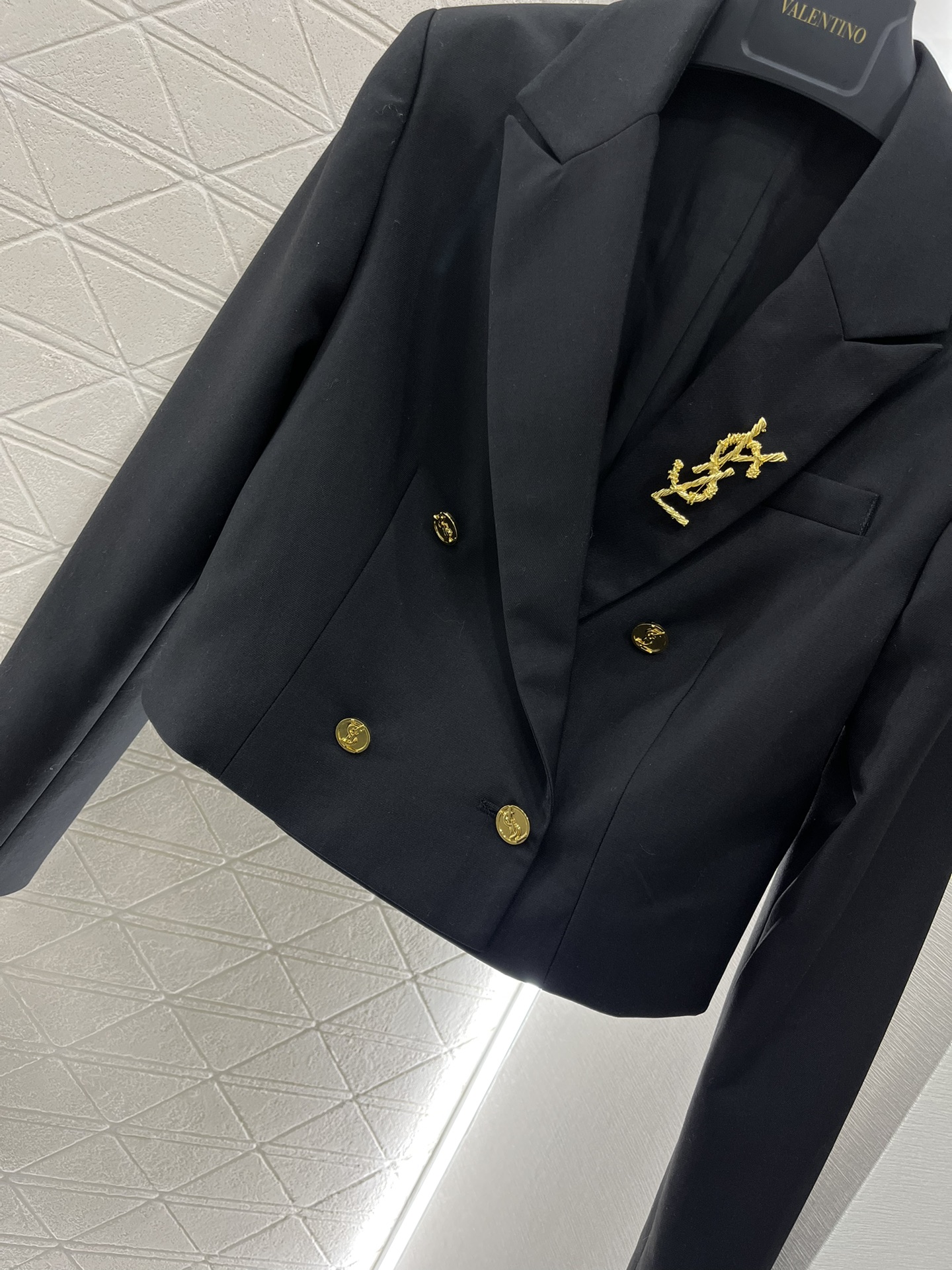 2024 New Female Suit: Collar Pin Shorts, Custom YB Material, Stylish City Style - 图片 4
