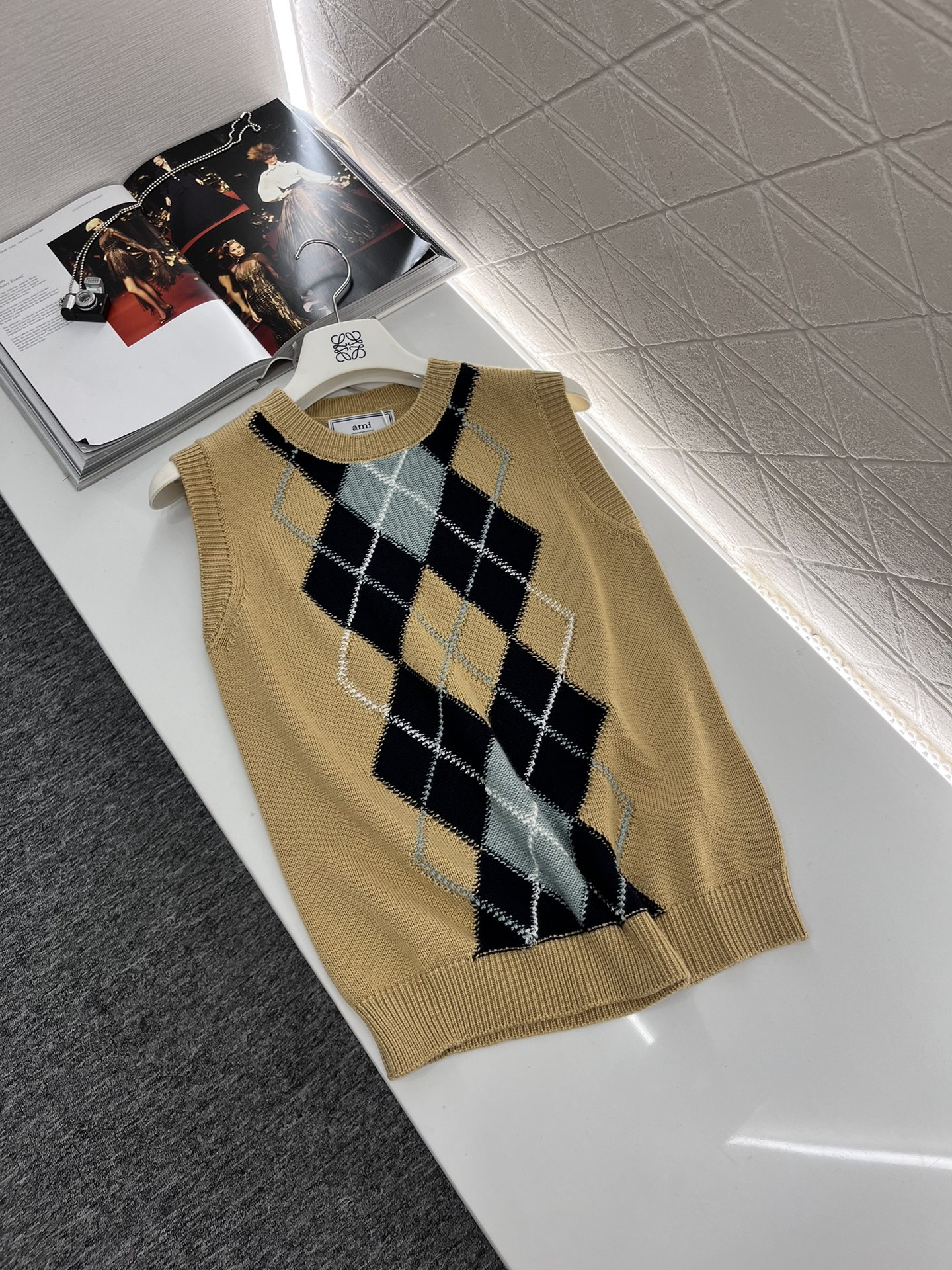 Ami* 2024 New Shrink Knitting Vest with Custom YB Wool Needles Fabric. - 图片 6