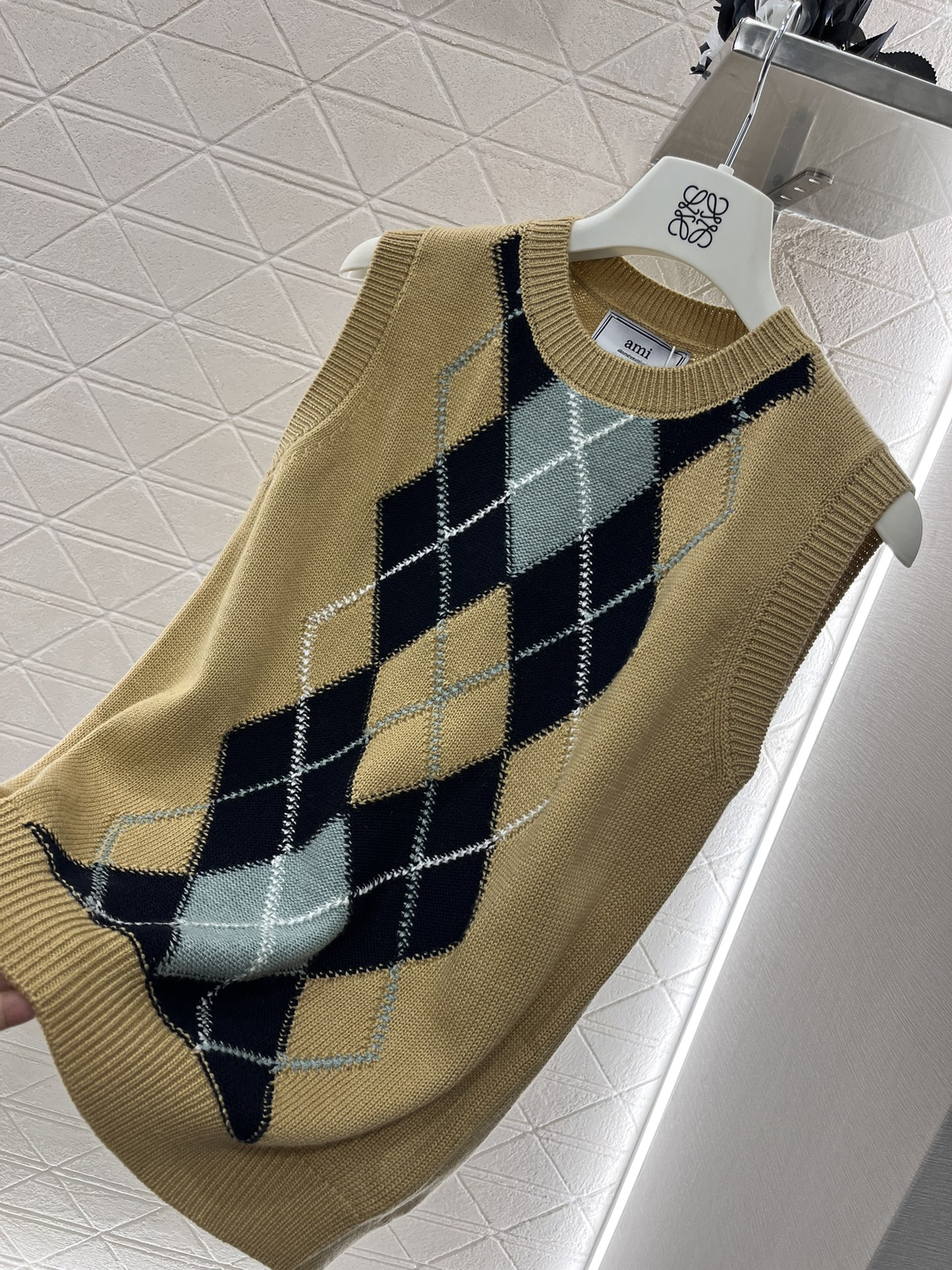 Ami* 2024 New Shrink Knitting Vest with Custom YB Wool Needles Fabric. - 图片 8