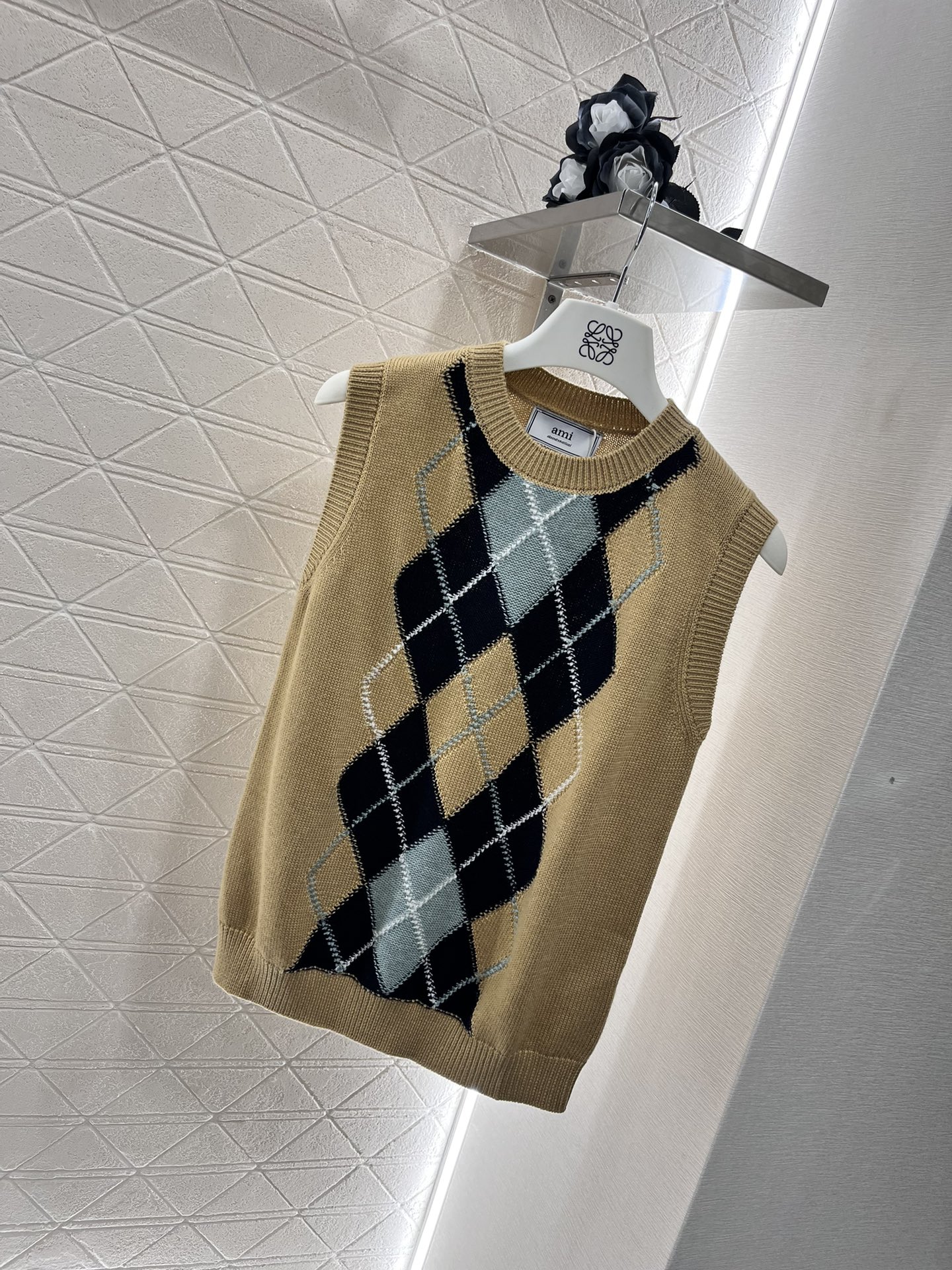 Ami* 2024 New Shrink Knitting Vest with Custom YB Wool Needles Fabric. - 图片 1