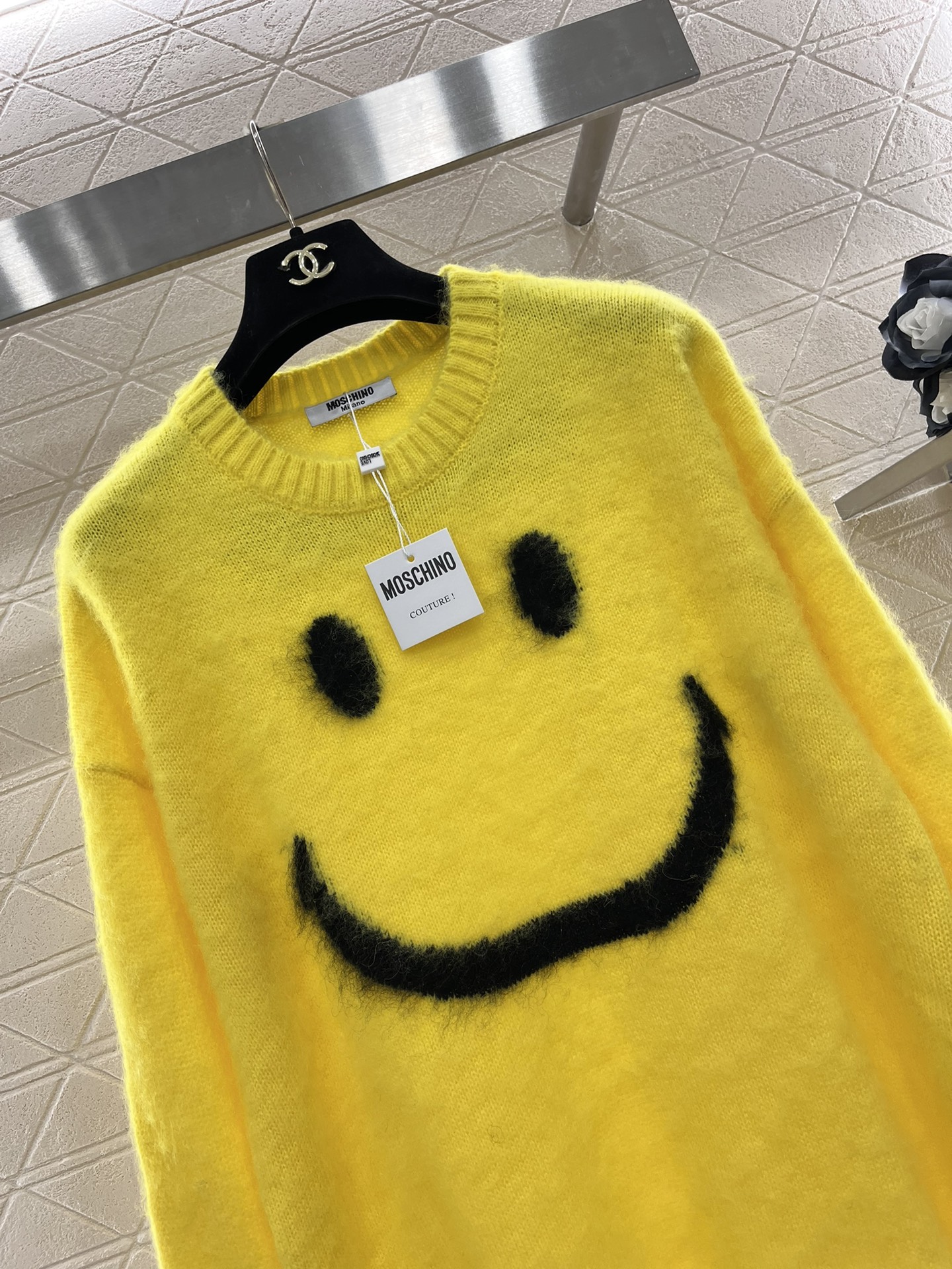 2024 New Moschino Women’s Suit with Horse Hair Knitting Material - 图片 3