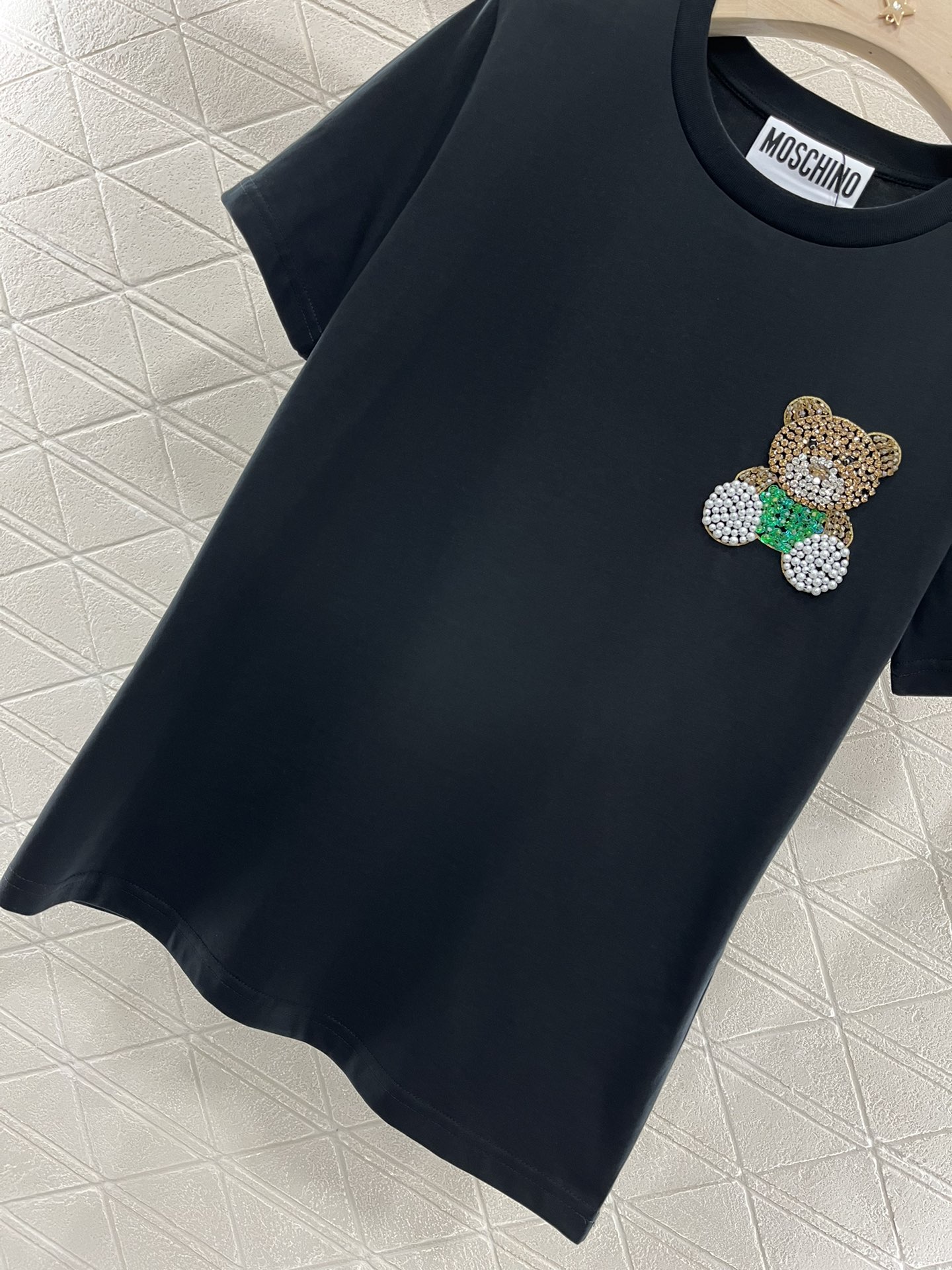 2025 New Moschino Women’s Suit with Re-engineered Bead Embroidery Tee - 图片 7