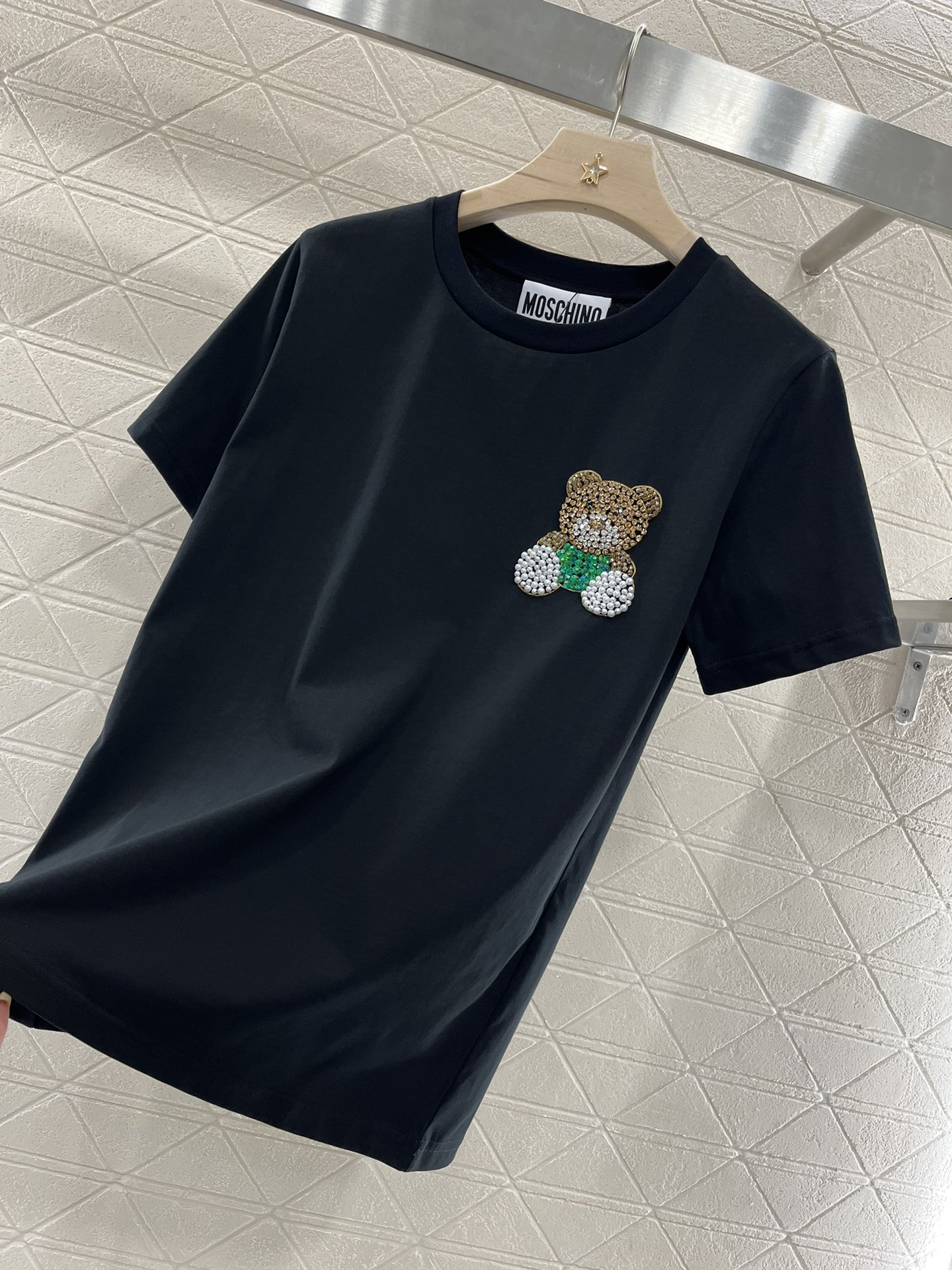 2025 New Moschino Women’s Suit with Re-engineered Bead Embroidery Tee - 图片 6