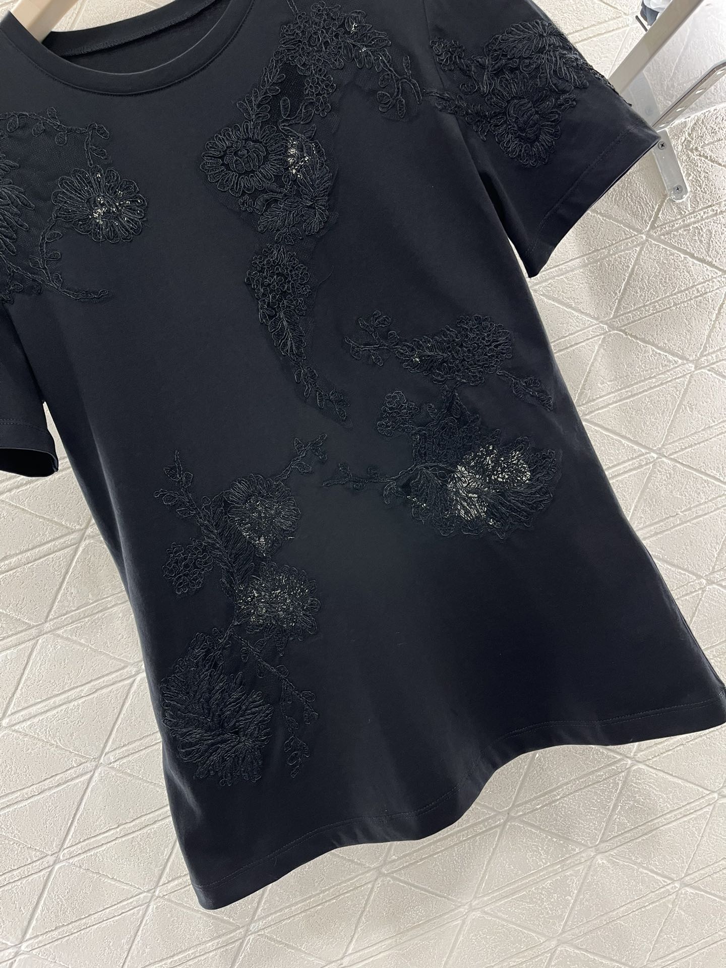 Brand-New Ermanno Scervin Women’s Suit with Embroidered Tee, High-Quality Cotton Material. - 图片 8