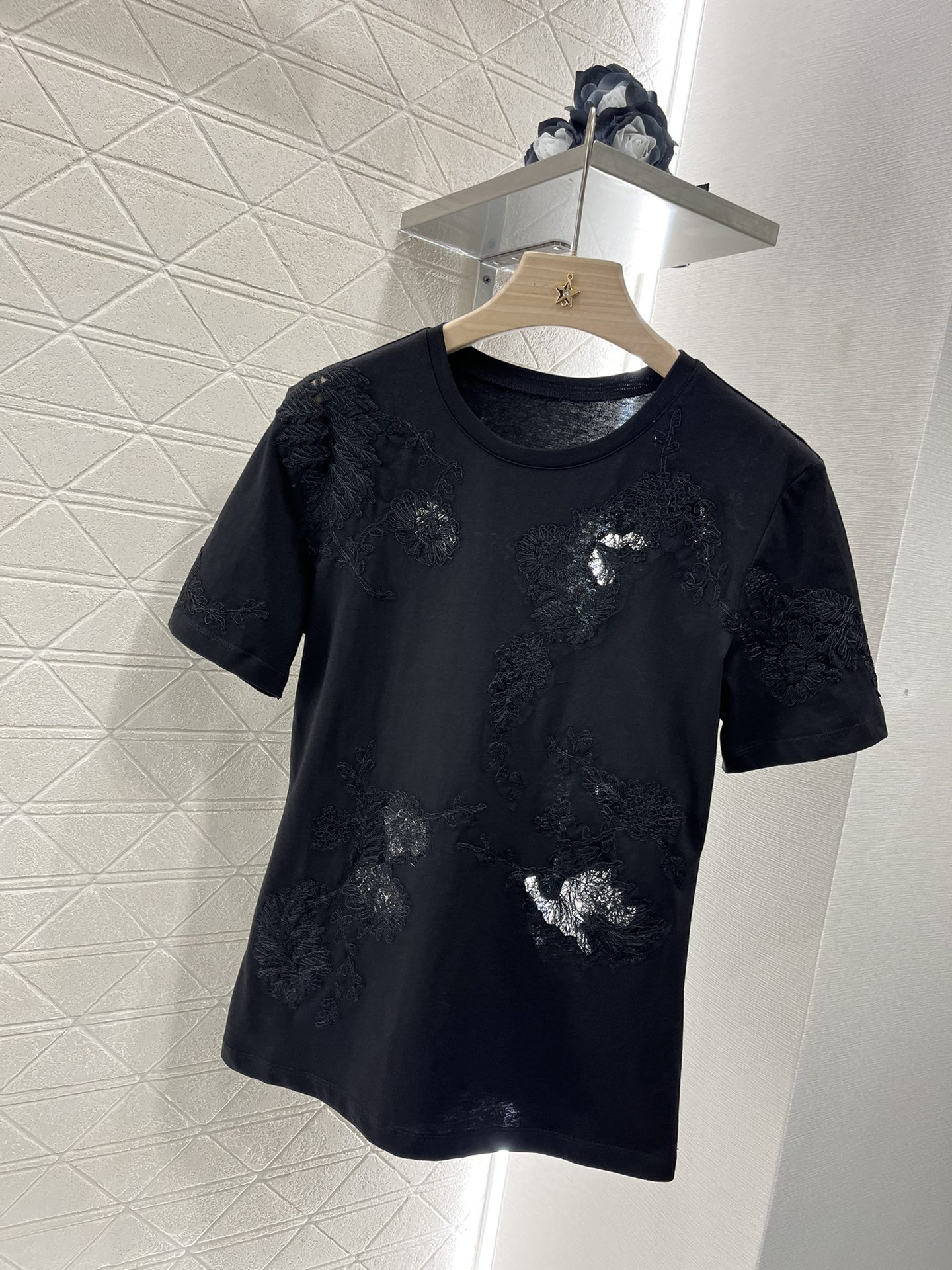 Brand-New Ermanno Scervin Women’s Suit with Embroidered Tee, High-Quality Cotton Material.