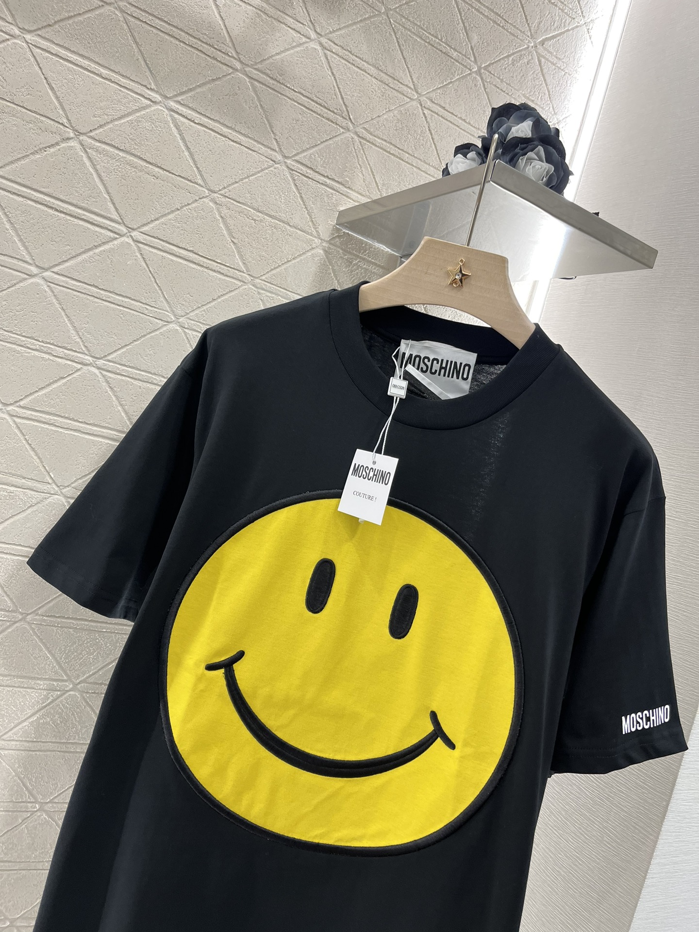 2025 New Moschino Women’s Suit and Customized Short Sleeve Tee Collection - 图片 3