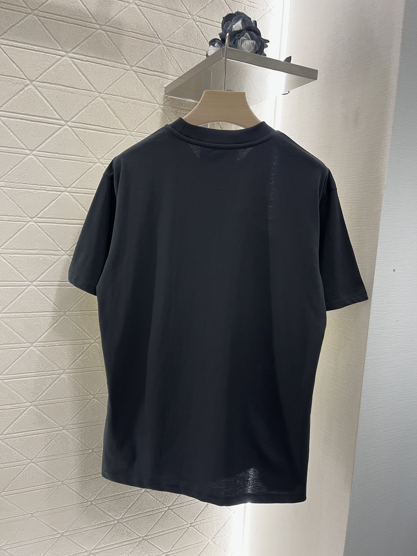 2025 New Moschino Women’s Suit and Customized Short Sleeve Tee Collection - 图片 2