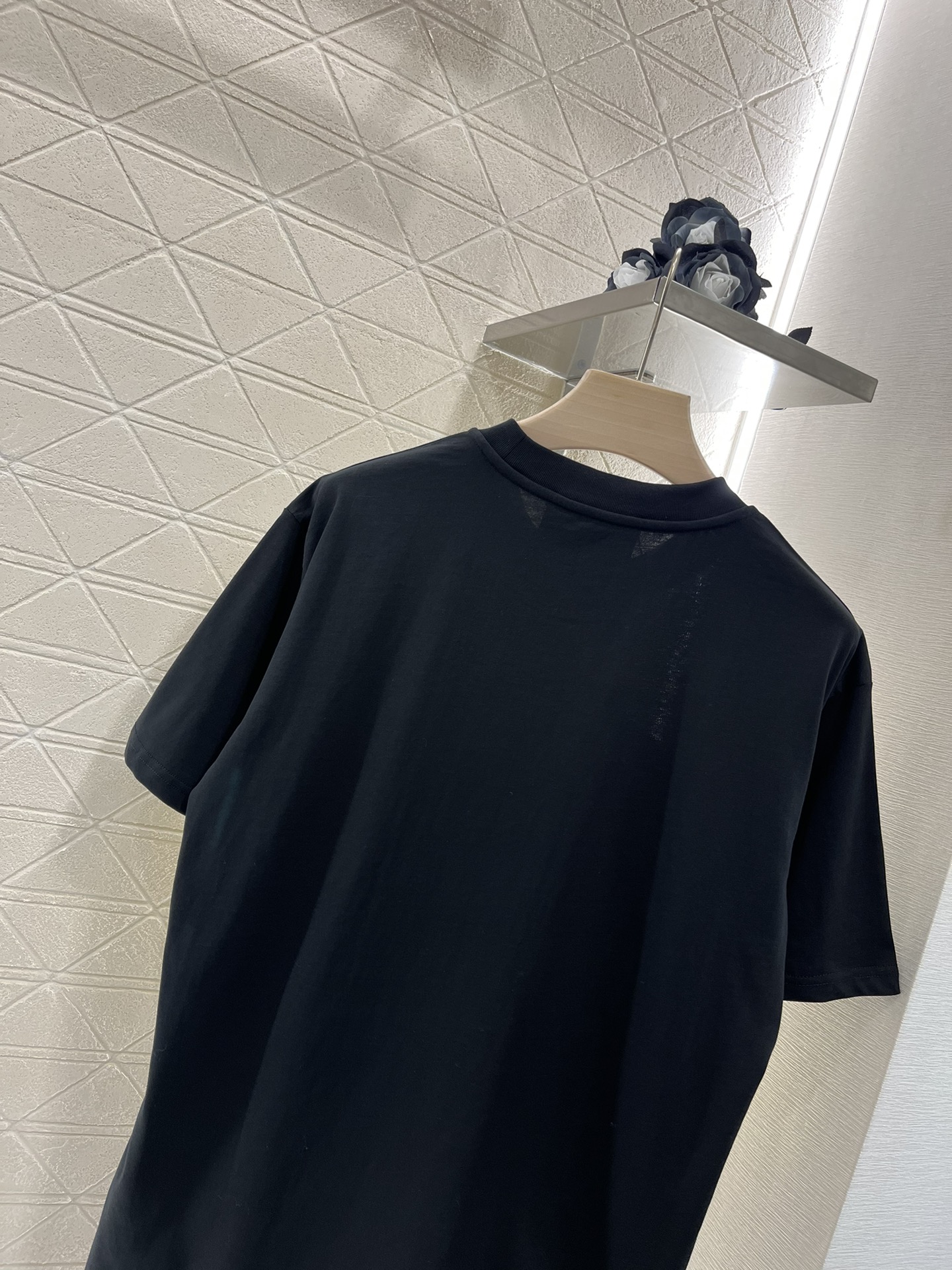 2025 New Moschino Women’s Suit and Customized Short Sleeve Tee Collection - 图片 4