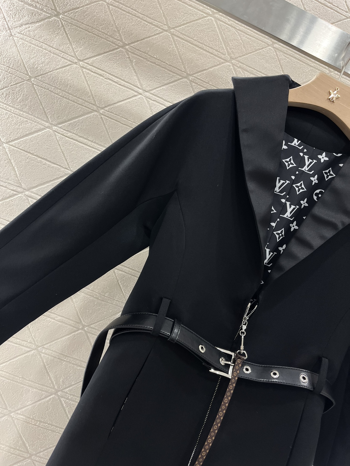 Louis Vuitton Haute Couture Classic Luxury Handbag Shoulder Crossbody 6